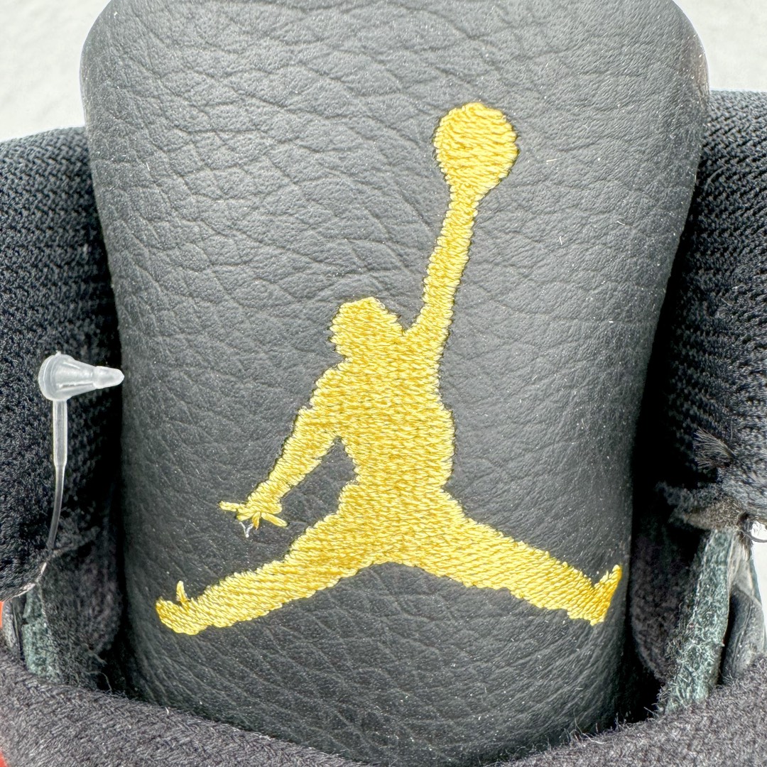 图片[13]-＃OG纯原 J Balvin x Air Jordan AJ3 联名黑红 彩虹渐变 FN0344-001 原楦原纸板开发 确保原汁原味 原厂皮料质感色泽绝无偏差 完美中底拉帮 原厂中底钢印 原档案大底 如假白送 大底纹路 气垫通透度PU的回弹性均百分百还原 原厂电绣鞋舌飞人刺绣针数立体讲究精细欢迎对比正品原鞋 尺码：36 36.5 37.5 38 38.5 39 40 40.5 41 42 42.5 43 44 44.5 45 46 47.5-选品中心