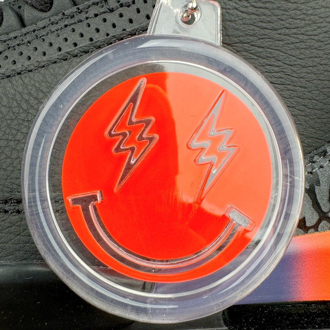 图片[10]-＃OG纯原 J Balvin x Air Jordan AJ3 联名黑红 彩虹渐变 FN0344-001 原楦原纸板开发 确保原汁原味 原厂皮料质感色泽绝无偏差 完美中底拉帮 原厂中底钢印 原档案大底 如假白送 大底纹路 气垫通透度PU的回弹性均百分百还原 原厂电绣鞋舌飞人刺绣针数立体讲究精细欢迎对比正品原鞋 尺码：36 36.5 37.5 38 38.5 39 40 40.5 41 42 42.5 43 44 44.5 45 46 47.5-选品中心