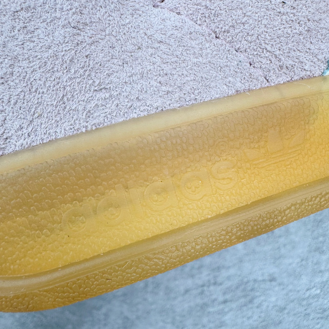 图片[14]-＃HP纯原 AD Original Gazelle Trainers 瞪羚室内鞋系列低帮复古百搭休闲运动德训风板鞋 粉白 IH5484 高端零售特供批次 原厂定制长毛翻毛皮组合环保纤维革鞋面材质 内置环保海玻璃鞋垫 外置RB橡胶大底 产品品控稳定性领先行业 原厂全套原楦原纸板冲刀磨具开发 原厂皮料加持 原厂港宝加持定型后跟R度完美 将复古进行到底 简约流畅 三十年不变经典 这款Gazelle运动鞋 无论面料、配色、质感或设计 都只在重现其1991年原款的经典 皮革鞋面 撞色三条纹和鞋跟标的设计 力求呈现90年代的经典复古风潮 Samba火热的同时 也带动了其它的复古鞋型 Gazelle便是其中一只 Gazelle Indoor拥有包边更宽的T字型鞋头 更好的保护运动员的前掌 浓浓的复古氛围感 非常适合现在流行的Cleanfit风格 尺码：35.5 36 36⅔ 37⅓ 38 38⅔ 39⅓ 40 40⅔ 41⅓ 42 42⅔ 43⅓ 44 44⅔ 45-选品中心