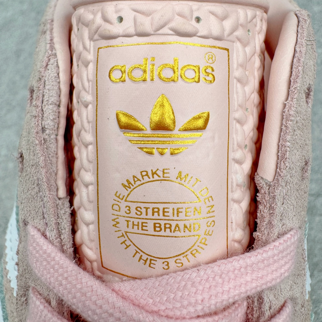 图片[11]-＃HP纯原 AD Original Gazelle Trainers 瞪羚室内鞋系列低帮复古百搭休闲运动德训风板鞋 粉白 IH5484 高端零售特供批次 原厂定制长毛翻毛皮组合环保纤维革鞋面材质 内置环保海玻璃鞋垫 外置RB橡胶大底 产品品控稳定性领先行业 原厂全套原楦原纸板冲刀磨具开发 原厂皮料加持 原厂港宝加持定型后跟R度完美 将复古进行到底 简约流畅 三十年不变经典 这款Gazelle运动鞋 无论面料、配色、质感或设计 都只在重现其1991年原款的经典 皮革鞋面 撞色三条纹和鞋跟标的设计 力求呈现90年代的经典复古风潮 Samba火热的同时 也带动了其它的复古鞋型 Gazelle便是其中一只 Gazelle Indoor拥有包边更宽的T字型鞋头 更好的保护运动员的前掌 浓浓的复古氛围感 非常适合现在流行的Cleanfit风格 尺码：35.5 36 36⅔ 37⅓ 38 38⅔ 39⅓ 40 40⅔ 41⅓ 42 42⅔ 43⅓ 44 44⅔ 45-选品中心