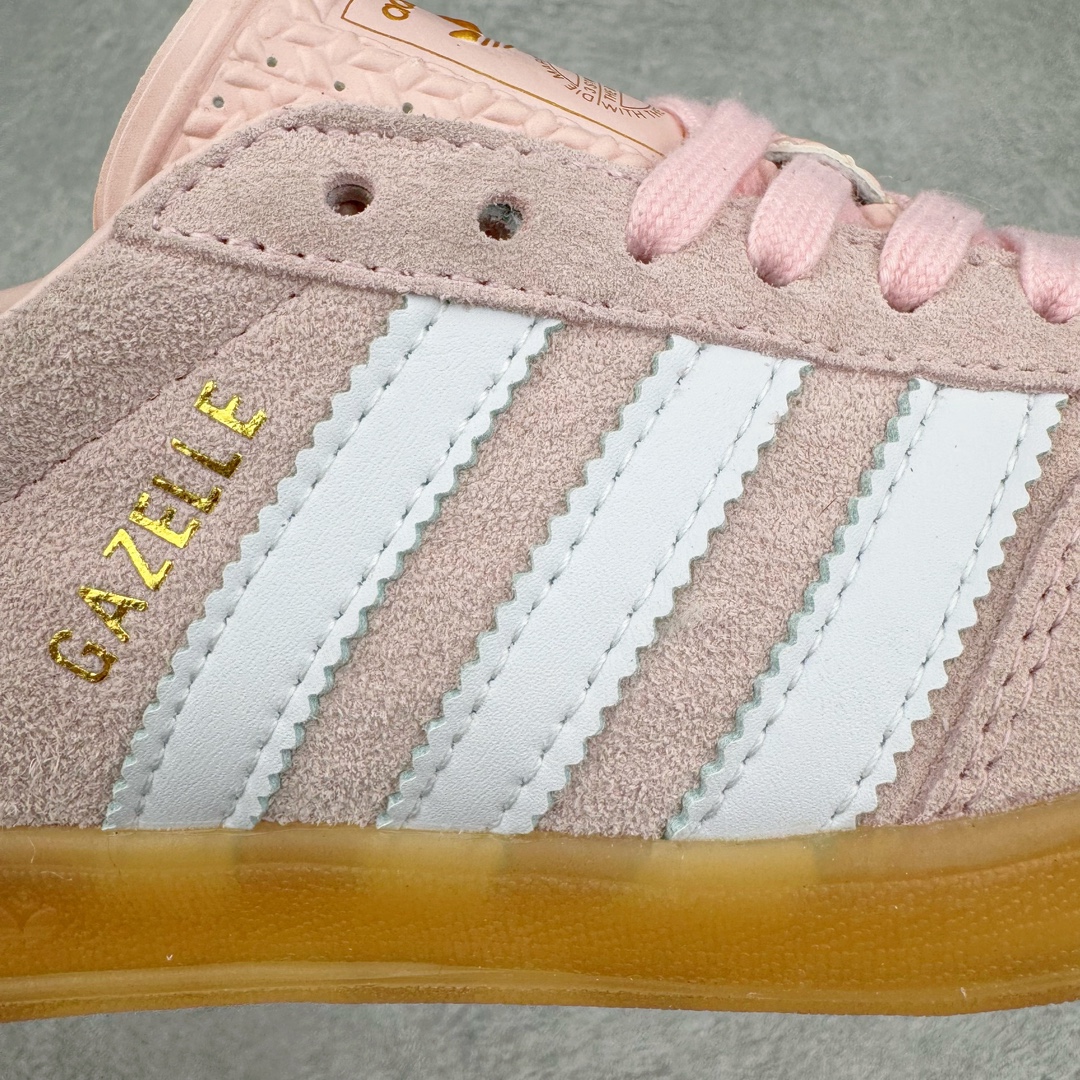图片[15]-＃HP纯原 AD Original Gazelle Trainers 瞪羚室内鞋系列低帮复古百搭休闲运动德训风板鞋 粉白 IH5484 高端零售特供批次 原厂定制长毛翻毛皮组合环保纤维革鞋面材质 内置环保海玻璃鞋垫 外置RB橡胶大底 产品品控稳定性领先行业 原厂全套原楦原纸板冲刀磨具开发 原厂皮料加持 原厂港宝加持定型后跟R度完美 将复古进行到底 简约流畅 三十年不变经典 这款Gazelle运动鞋 无论面料、配色、质感或设计 都只在重现其1991年原款的经典 皮革鞋面 撞色三条纹和鞋跟标的设计 力求呈现90年代的经典复古风潮 Samba火热的同时 也带动了其它的复古鞋型 Gazelle便是其中一只 Gazelle Indoor拥有包边更宽的T字型鞋头 更好的保护运动员的前掌 浓浓的复古氛围感 非常适合现在流行的Cleanfit风格 尺码：35.5 36 36⅔ 37⅓ 38 38⅔ 39⅓ 40 40⅔ 41⅓ 42 42⅔ 43⅓ 44 44⅔ 45-选品中心