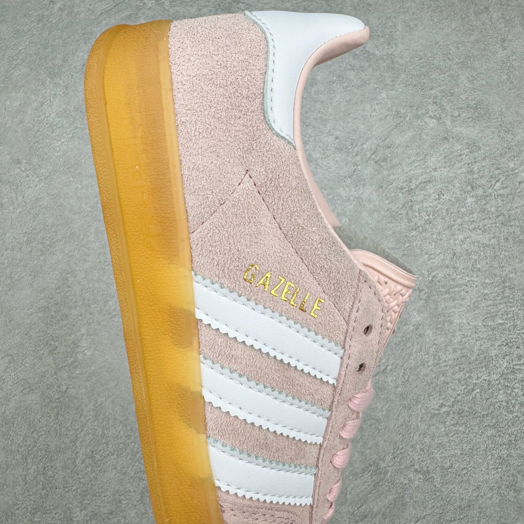 图片[6]-＃HP纯原 AD Original Gazelle Trainers 瞪羚室内鞋系列低帮复古百搭休闲运动德训风板鞋 粉白 IH5484 高端零售特供批次 原厂定制长毛翻毛皮组合环保纤维革鞋面材质 内置环保海玻璃鞋垫 外置RB橡胶大底 产品品控稳定性领先行业 原厂全套原楦原纸板冲刀磨具开发 原厂皮料加持 原厂港宝加持定型后跟R度完美 将复古进行到底 简约流畅 三十年不变经典 这款Gazelle运动鞋 无论面料、配色、质感或设计 都只在重现其1991年原款的经典 皮革鞋面 撞色三条纹和鞋跟标的设计 力求呈现90年代的经典复古风潮 Samba火热的同时 也带动了其它的复古鞋型 Gazelle便是其中一只 Gazelle Indoor拥有包边更宽的T字型鞋头 更好的保护运动员的前掌 浓浓的复古氛围感 非常适合现在流行的Cleanfit风格 尺码：35.5 36 36⅔ 37⅓ 38 38⅔ 39⅓ 40 40⅔ 41⅓ 42 42⅔ 43⅓ 44 44⅔ 45-选品中心