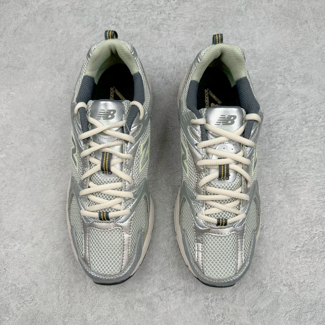 图片[2]-＃MF New Balance MR530 NB新百伦复古透气跑步鞋 抛弃过往以皮革为主的人气轮廓 以极具复古风范的跑鞋外观呈现 设计上全鞋以简约清爽的纯白色作基底 鞋身覆盖大面积织物网眼材质 并于鞋头、鞋带孔眼片等细节处点缀对比鲜明的反光银镀层凸显 鞋舌、侧身等位置则辅以一贯的「N」字标志和品牌徽标彰显身份 最后通过搭载的 ABZORB 缓震中底完善整体造型 全套原楦原纸板原厂数据开发 原厂网纱 原装进口皮料正确卡色 正确中底拉帮中底网布细节 冲裁组合 匠心打造 耗时两个月开发完成 工艺极其复杂难度可想而知 新开独立私模大底 全网唯一正确做旧组合大底 高端零售专供产物 尺码：36 37 37.5 38 38.5 39.5 40 40.5 41.5 42 42.5 43 44 44.5 45-选品中心