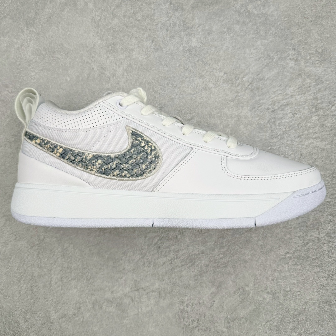 ＃Z版纯原福利 NK Book 1 Devin Booker 德文·布克一代男子实战篮球鞋 白黑响尾蛇 FJ4250-101 全套原纸板楦头开发 确保原汁原味 完美呈现版型 鞋身流线型 原厂高强度抗扭定型港宝 小蛮腰后跟 高弹超临界发泡材质大底 贝利原厂皮料加持 内置高强度抗扭片(强度高于碳纤)给予鞋身足够抗扭矩力 实战利器 鞋身➕鞋头增配高频补强层 提升鞋头以及脚踝支撑性 尺码：40 40.5 41 42 42.5 43 44 44.5 45 46-选品中心