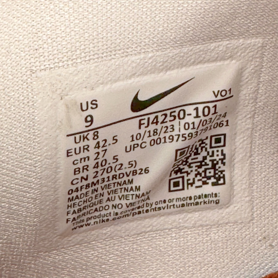 图片[12]-＃Z版纯原福利 NK Book 1 Devin Booker 德文·布克一代男子实战篮球鞋 白黑响尾蛇 FJ4250-101 全套原纸板楦头开发 确保原汁原味 完美呈现版型 鞋身流线型 原厂高强度抗扭定型港宝 小蛮腰后跟 高弹超临界发泡材质大底 贝利原厂皮料加持 内置高强度抗扭片(强度高于碳纤)给予鞋身足够抗扭矩力 实战利器 鞋身➕鞋头增配高频补强层 提升鞋头以及脚踝支撑性 尺码：40 40.5 41 42 42.5 43 44 44.5 45 46-选品中心