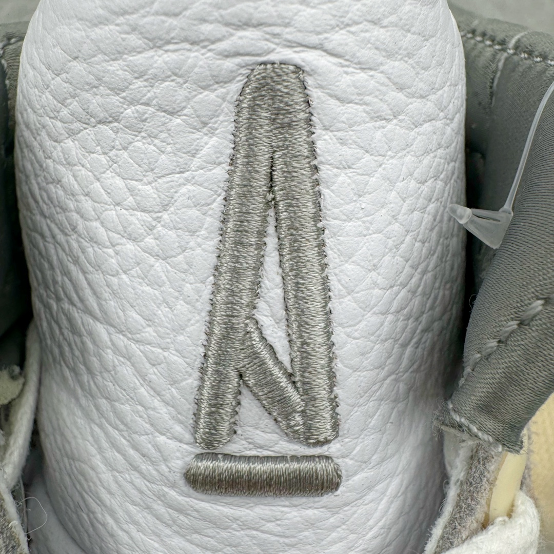 图片[14]-＃QD纯原 A Ma Maniére x Air Jordan AJ3 Retro AMM联名白紫灰 DH3434-110 圈内最强三代系列 匠心打造 开发时长超过半年 目前可过各类鉴定或无法鉴定 裸鞋随便操作 全套原纸板楦头开发 原厂大底磨具加持立体防滑纹理 原装可视Air Sole气垫 原汁原味最完美的三代版型 唯一正确鞋头趴度弧度高度鞋身腰线 原厂TPU彩虹扎染后跟饰片 正确内里反口里网布 皮料菱角分明不变形无多余毛边 广东原厂zp同批次手工大底描漆拉丝 市场唯一原厂鞋扣模具 原厂织唛标 原厂飞人电绣工艺 尾指中部跳三针 独家绑鞋带手法 印刷中底布 四线拉帮 米色美纹纸贴合固定 进口港宝加持 后跟自然饱满 全鞋荧光划线卡点 追求极致完美 每一双都是工艺品 多重QC质检 超越公司货的品控标准 实实在在的免检产品 尺码：40.5 41 42 42.5 43 44 44.5 45 45.5 46 47.5 48.5-选品中心