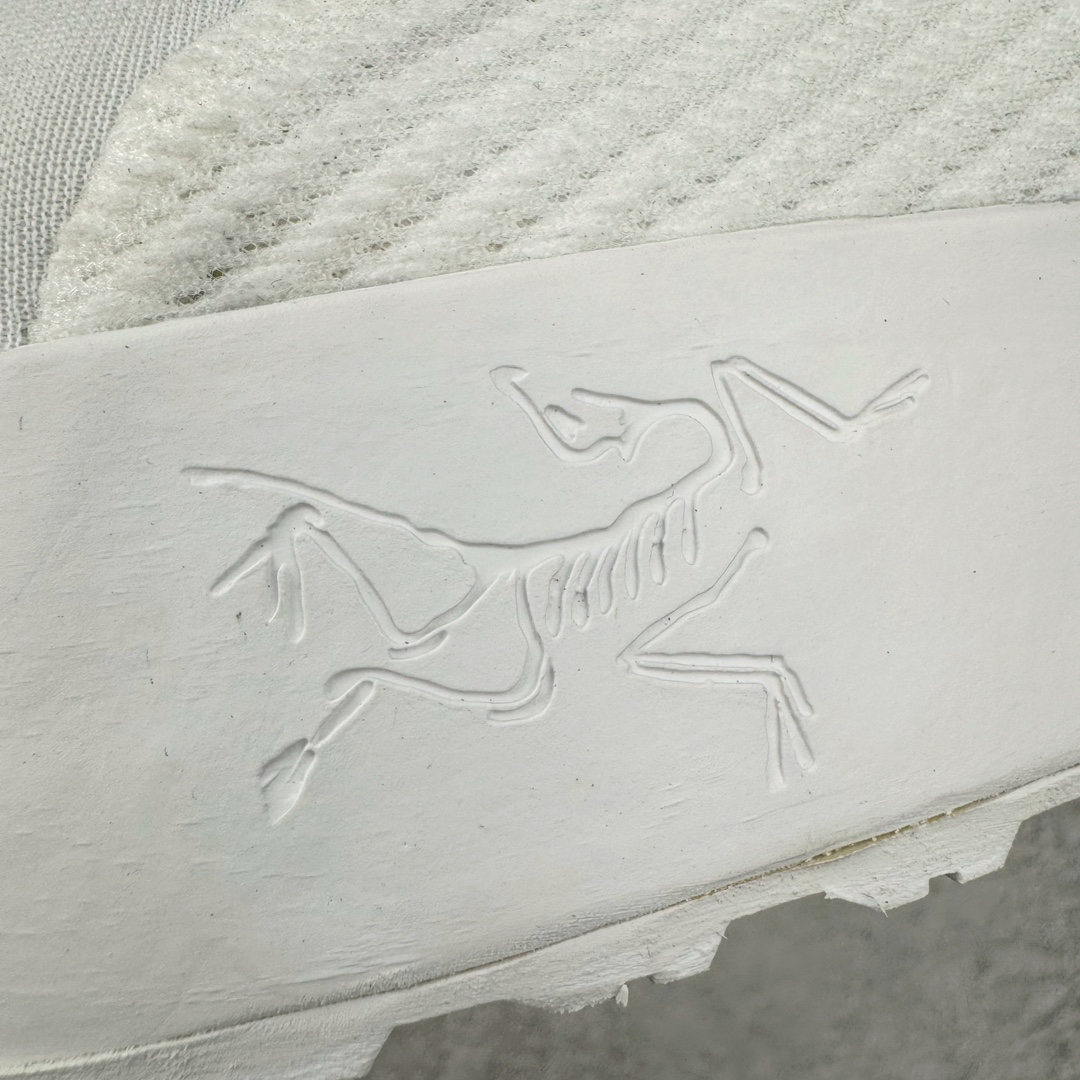 图片[15]-＃GD广顶 Arcteryx Kragg 始祖鸟一脚蹬系列长距离越野登山徒步户外防水多功能运动跑鞋 独家原底面配置 全套原厂生产指令 内外盒标包装纸鞋带配件均同步公司 公司一样的东西 放心开冲 外贸 零售 裸鞋 渠道货 随意操作 承诺半个月内开胶直接换新 尺码：39.5 40 40.5 41 42 42.5 43 44 44.5 45-选品中心