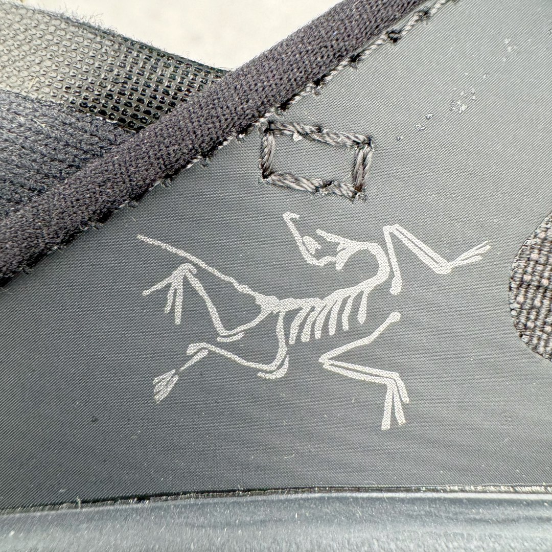 图片[15]-＃GD广顶 Arcteryx Arakys Approach 始祖鸟系列长距离越野登山徒步户外防水多功能运动跑鞋 独家原底面配置 全套原厂生产指令 内外盒标包装纸鞋带配件均同步公司 公司一样的东西 放心开冲 外贸 零售 裸鞋 渠道货 随意操作 承诺半个月内开胶直接换新 尺码：39.5 40 40.5 41 42 42.5 43 44 44.5 45-选品中心