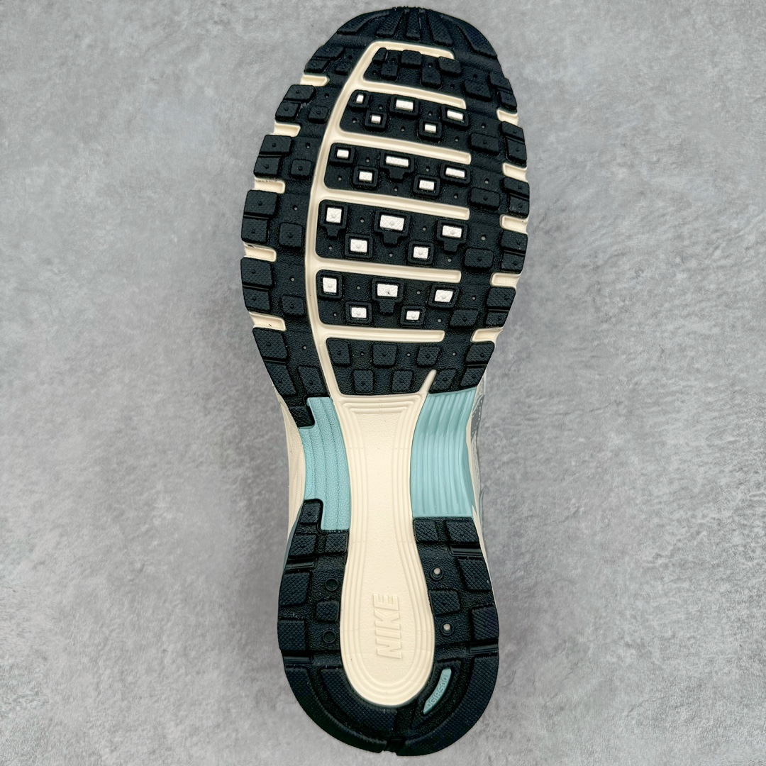 图片[9]-＃CS纯原 NK P-6000 系列低帮复古老爹风休闲运动舒适慢跑鞋 白银 FN7509-029 购入原鞋原装纸板楦头开发 独家私模四层组合大底 市场唯一正确版本 良心定价 新配色陆续出货 进口三文治网面 融合 Pegasus 过往运动鞋设计 助力 21 世纪早期跑步运动跃升时尚新高度 采用透气网眼布、运动风格线条和耐穿覆面 兼具吸睛外观和舒适感受 中底泡绵以田径赛道为灵感 打造厚实设计 缔造出众缓震性能 尺码：36 36.5 37.5 38 38.5 39 40 40.5 41 42 42.5 43 44 44.5 45-选品中心