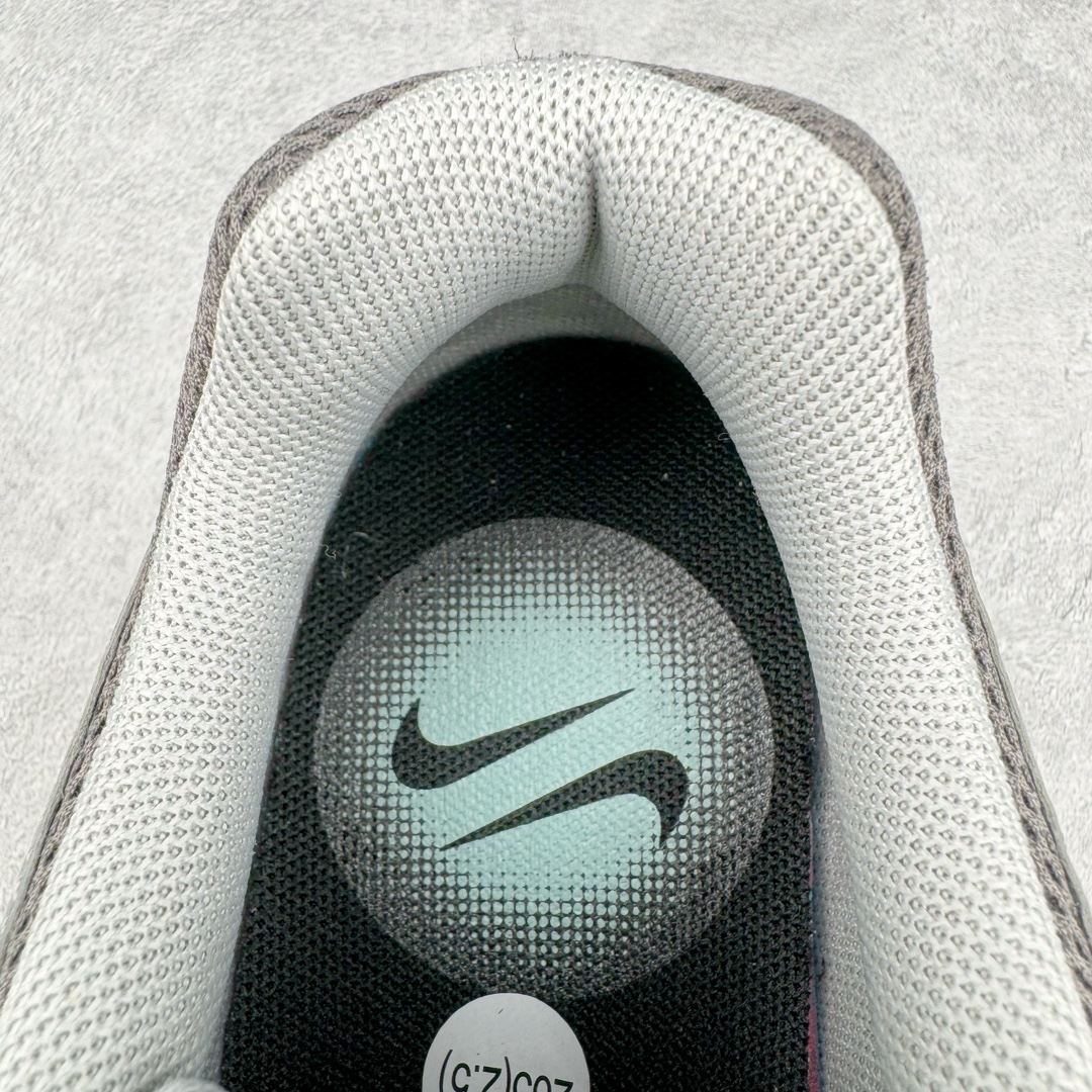 图片[15]-＃CS纯原 NK P-6000 系列低帮复古老爹风休闲运动舒适慢跑鞋 白银 FN7509-029 购入原鞋原装纸板楦头开发 独家私模四层组合大底 市场唯一正确版本 良心定价 新配色陆续出货 进口三文治网面 融合 Pegasus 过往运动鞋设计 助力 21 世纪早期跑步运动跃升时尚新高度 采用透气网眼布、运动风格线条和耐穿覆面 兼具吸睛外观和舒适感受 中底泡绵以田径赛道为灵感 打造厚实设计 缔造出众缓震性能 尺码：36 36.5 37.5 38 38.5 39 40 40.5 41 42 42.5 43 44 44.5 45-选品中心