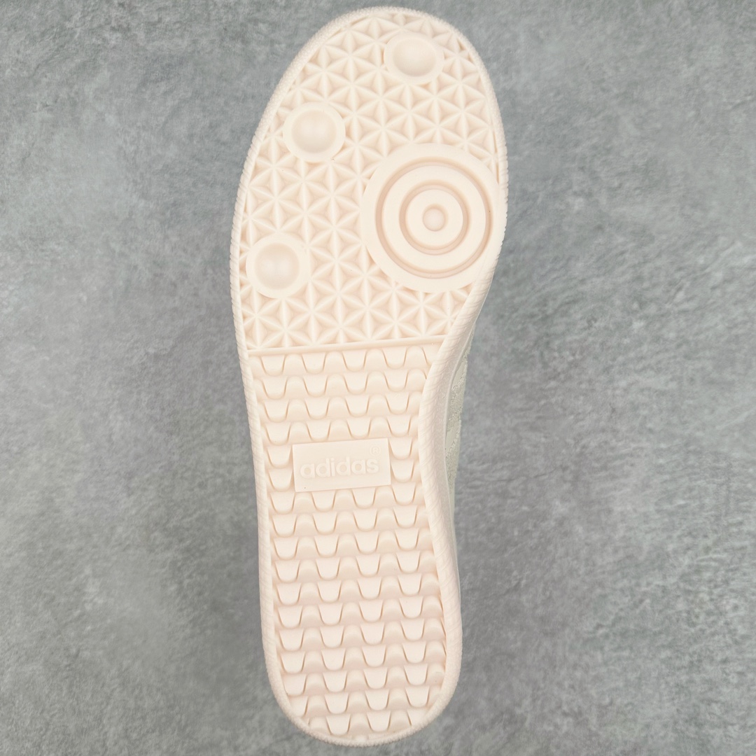 图片[9]-AD Original Samba OG 复古经典轻便板鞋 FZ5603 这款桑巴鞋展示了高质量的工艺 带有装饰的超锁缝制和无缝的手感 柔软、柔软的皮革造型和标志性的3条纹完成了精致的外观 正规合身鞋带 鞋面上有绒面鞋垫 橡胶鞋底 享受正畸套筒软感 自50年代首次亮相以来就一直在赢得粉丝的青睐 尺码：36 36.5 37.5 38 38.5 39 40 40.5 41 42 42.5 43 44 44.5 45-选品中心