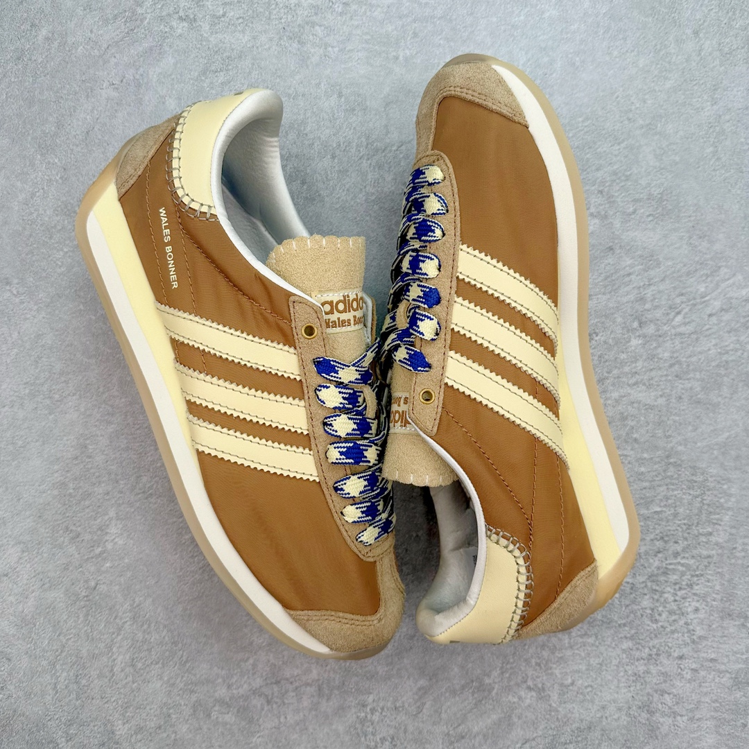 图片[3]-Wales Bonner x AD Originals Country Low WB日产联名系列经典复古低帮休闲运动慢跑鞋 GW1388 伦敦时装品牌 Wales Bonner 携手 Originals 打造 2022 最新春夏联名系列。本次为双方的第四度合作，灵感汲取了设计师 Grace Wales Bonner 对于 70、80 年代 Burkina Faso 音乐、摄影方面的研究，选择 Country 与 Samba 两双经典鞋款进行打造。 尺码：36 36⅔ 37⅓ 38 38⅔ 39⅓ 40 40⅔ 41⅓ 42 42⅔ 43⅓ 44 44⅔ 45-选品中心