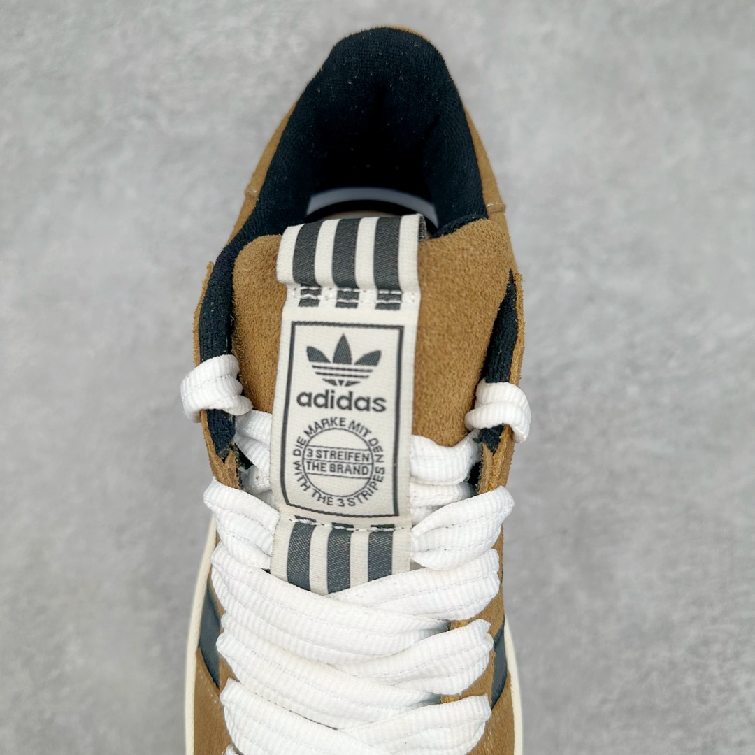 图片[5]-AD Originals Campus 00s 学院系列面包风经典复古低帮百搭休闲运动板鞋 IE2175 这次 Originals 选择了以经典复古鞋型 Campus 为蓝本打造全新面包鞋 这款鞋型联名不断 冠希当年对它更是钟爱有加 论牌面丝毫不输贝壳头、Forum 等大热鞋型 这次 Campus 一改 80 年代的瘦长造型 鞋舌、鞋身、鞋底甚至细节都变大了 营造出千禧年前后流行的面包鞋宽大廓形 因此鞋名改为 Campus 00s 鞋身采用绒面皮料搭配白色常规皮革 质感上还是延续了经典 Campus 的设计 鞋舌填充更加饱满 让鞋款整体看起来更加圆润 搭配上这款浅蓝配色 「蓝胖子」造型真的很可爱 鞋舌还加入了与以往 Campus 不同的全新三叶草 Logo 令造型更具千禧气息 鞋带也采用了加宽的设计 如果你不喜欢 这次还附送了传统鞋带可以替换 鞋底采用了米黄做旧设计 凸显鞋款的复古年代感 除了清新可人的浅蓝配色 还有一款酷灰配色 造型更加硬朗复古 而且相比浅蓝配色更加耐脏 尺码：36 36⅔ 37⅓ 38 38⅔ 39⅓ 40 40⅔ 41⅓ 42 42⅔ 43⅓ 44 45-选品中心