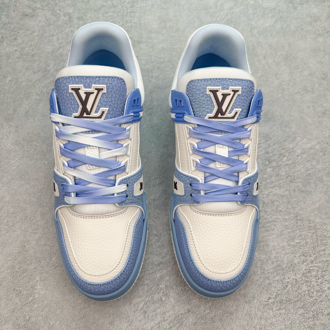 图片[2]-Louis Vuitton Trainer lv时装走秀运动鞋 做旧系列 全网最全配色更新最快 最成熟的做工稳定的品控 完美鞋型超高的清洁度 零毛边线头瑕疵 全套原楦原纸版原鞋开模 全网最具灵魂的版型 正确原装黄色鞋盒 正确中底印花 鞋面印花3D高频深度立体 全鞋电脑针车 紧密相连 针距密度一致 环保乳胶注塑鞋垫 厚度脚感还原原版 皮面裁剪部位 统一油边封口工艺 原装橡胶大底含胶量大底组合零偏差 专柜全套包装 防尘袋 说明书 质保卡 男女鞋 尺码：35 36 37 38 39 40 41 42 43 44 45-选品中心