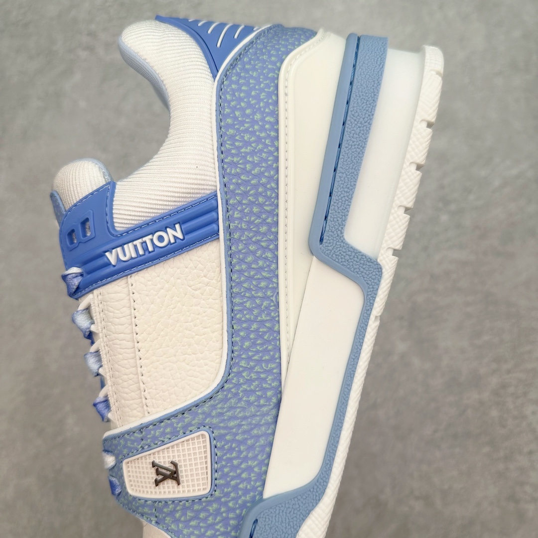 图片[7]-Louis Vuitton Trainer lv时装走秀运动鞋 做旧系列 全网最全配色更新最快 最成熟的做工稳定的品控 完美鞋型超高的清洁度 零毛边线头瑕疵 全套原楦原纸版原鞋开模 全网最具灵魂的版型 正确原装黄色鞋盒 正确中底印花 鞋面印花3D高频深度立体 全鞋电脑针车 紧密相连 针距密度一致 环保乳胶注塑鞋垫 厚度脚感还原原版 皮面裁剪部位 统一油边封口工艺 原装橡胶大底含胶量大底组合零偏差 专柜全套包装 防尘袋 说明书 质保卡 男女鞋 尺码：35 36 37 38 39 40 41 42 43 44 45-选品中心