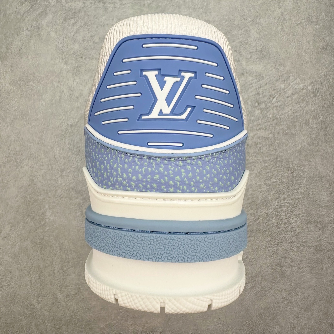 图片[8]-Louis Vuitton Trainer lv时装走秀运动鞋 做旧系列 全网最全配色更新最快 最成熟的做工稳定的品控 完美鞋型超高的清洁度 零毛边线头瑕疵 全套原楦原纸版原鞋开模 全网最具灵魂的版型 正确原装黄色鞋盒 正确中底印花 鞋面印花3D高频深度立体 全鞋电脑针车 紧密相连 针距密度一致 环保乳胶注塑鞋垫 厚度脚感还原原版 皮面裁剪部位 统一油边封口工艺 原装橡胶大底含胶量大底组合零偏差 专柜全套包装 防尘袋 说明书 质保卡 男女鞋 尺码：35 36 37 38 39 40 41 42 43 44 45-选品中心