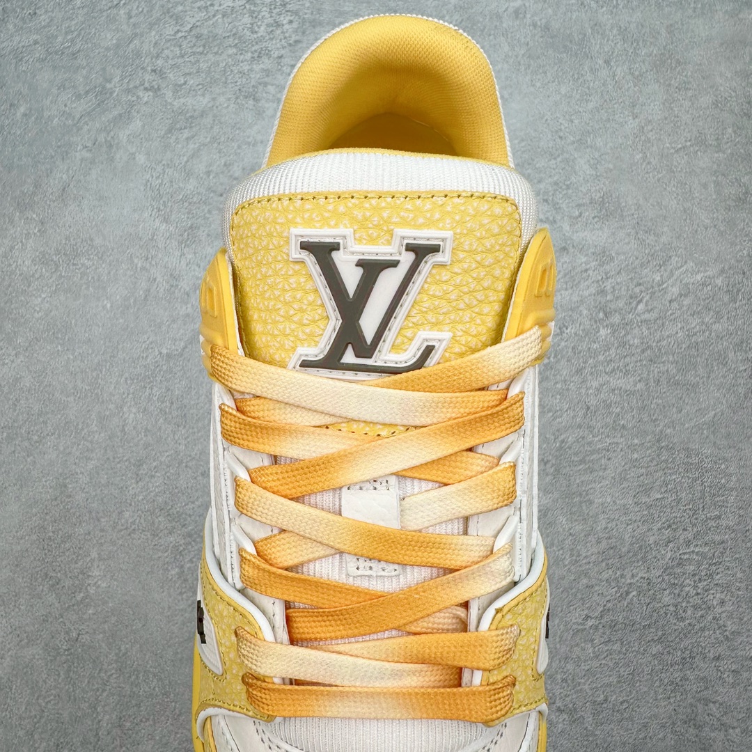 图片[5]-Louis Vuitton Trainer lv时装走秀运动鞋 做旧系列 全网最全配色更新最快 最成熟的做工稳定的品控 完美鞋型超高的清洁度 零毛边线头瑕疵 全套原楦原纸版原鞋开模 全网最具灵魂的版型 正确原装黄色鞋盒 正确中底印花 鞋面印花3D高频深度立体 全鞋电脑针车 紧密相连 针距密度一致 环保乳胶注塑鞋垫 厚度脚感还原原版 皮面裁剪部位 统一油边封口工艺 原装橡胶大底含胶量大底组合零偏差 专柜全套包装 防尘袋 说明书 质保卡 男女鞋 尺码：35 36 37 38 39 40 41 42 43 44 45-选品中心