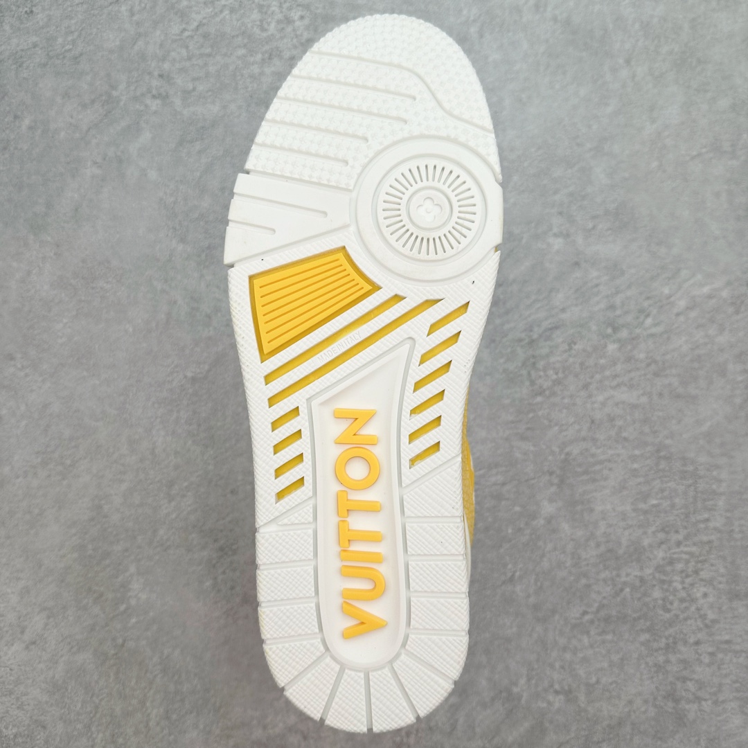 图片[9]-Louis Vuitton Trainer lv时装走秀运动鞋 做旧系列 全网最全配色更新最快 最成熟的做工稳定的品控 完美鞋型超高的清洁度 零毛边线头瑕疵 全套原楦原纸版原鞋开模 全网最具灵魂的版型 正确原装黄色鞋盒 正确中底印花 鞋面印花3D高频深度立体 全鞋电脑针车 紧密相连 针距密度一致 环保乳胶注塑鞋垫 厚度脚感还原原版 皮面裁剪部位 统一油边封口工艺 原装橡胶大底含胶量大底组合零偏差 专柜全套包装 防尘袋 说明书 质保卡 男女鞋 尺码：35 36 37 38 39 40 41 42 43 44 45-选品中心