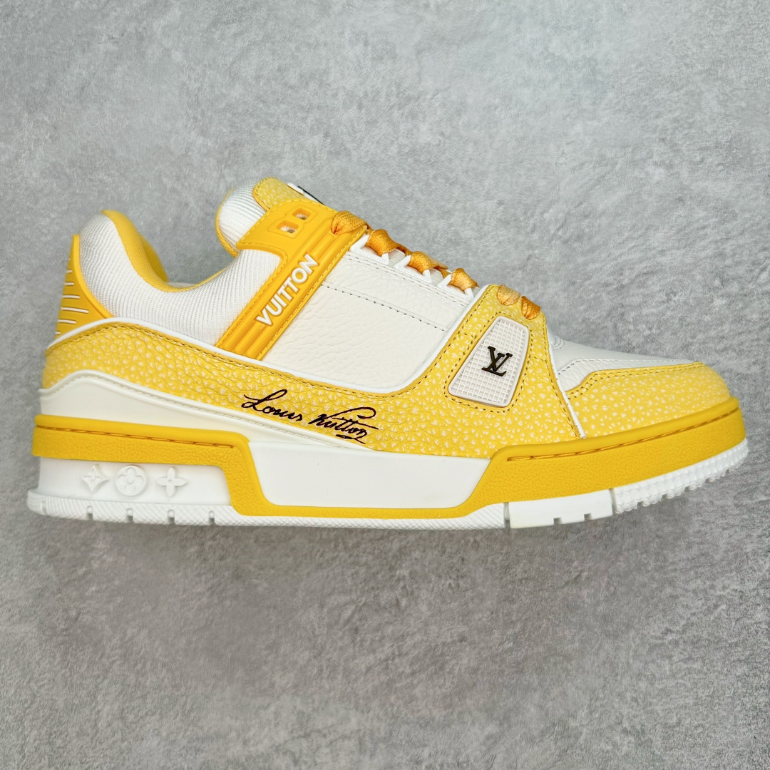 Louis Vuitton Trainer lv时装走秀运动鞋 做旧系列 全网最全配色更新最快 最成熟的做工稳定的品控 完美鞋型超高的清洁度 零毛边线头瑕疵 全套原楦原纸版原鞋开模 全网最具灵魂的版型 正确原装黄色鞋盒 正确中底印花 鞋面印花3D高频深度立体 全鞋电脑针车 紧密相连 针距密度一致 环保乳胶注塑鞋垫 厚度脚感还原原版 皮面裁剪部位 统一油边封口工艺 原装橡胶大底含胶量大底组合零偏差 专柜全套包装 防尘袋 说明书 质保卡 男女鞋 尺码：35 36 37 38 39 40 41 42 43 44 45-选品中心