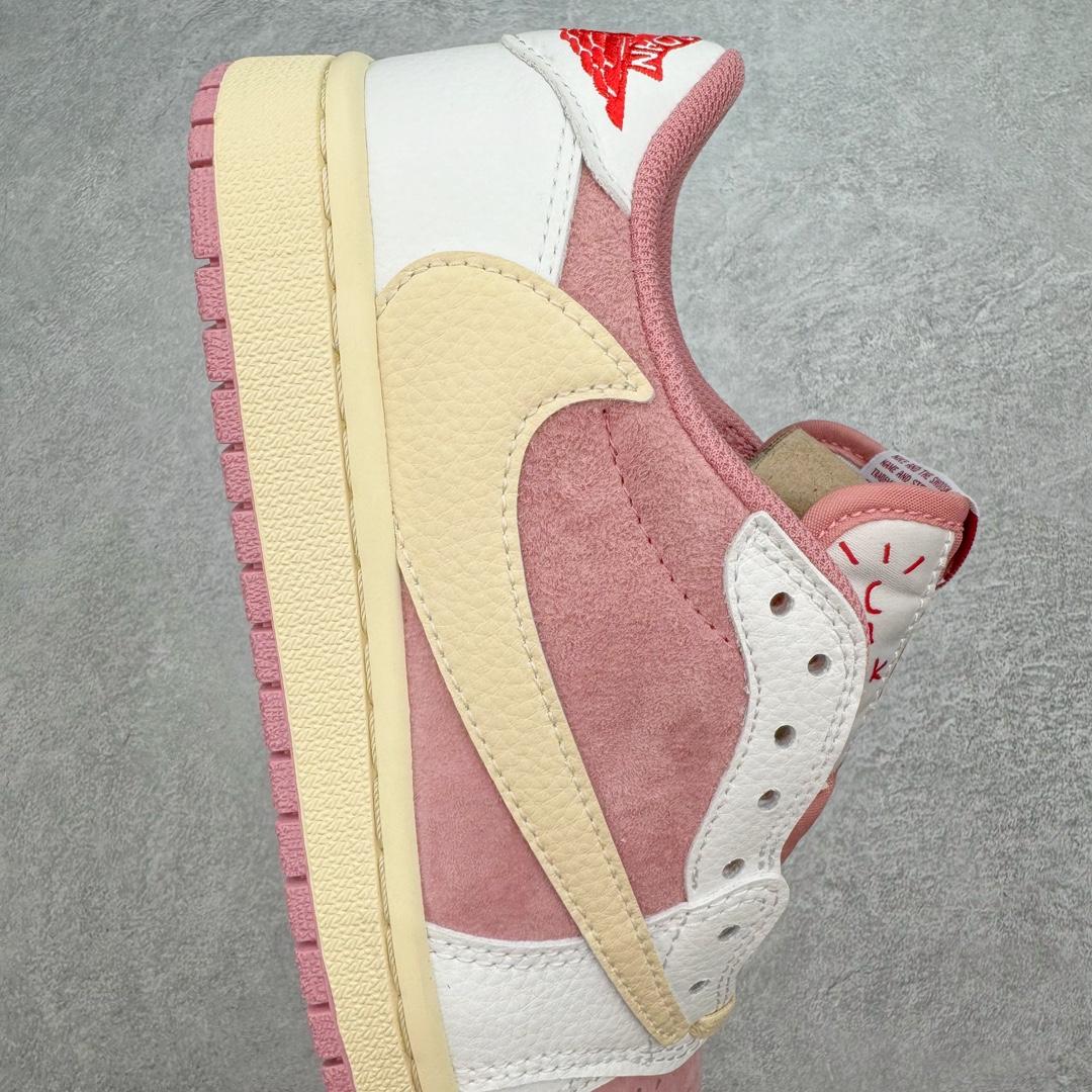图片[6]-＃KZ神版特价 Travis Scott x Air Jordan AJ1 Low OG SP TS联名9.0 白粉倒钩低帮 DM7866-600 毫无疑问市场中端王者 耗时半年巨作 全套原纸板楦头开发 确保原汁原味 完美呈现倒钩版型 原档案转印油墨一体 东莞原厂磨具大底独家尺码35.5 48.5 一码一磨具拒绝假半码 此版本只针对中端市场 皮料材质有所更替 其他数据细节工艺流程均保持一致 绝不口嗨 细节品控鞋型随意秒杀市面3XX 4XX 原盒原配 外盒透明胶套 内侧字体 工整带凹凸感 原厂拉帮工艺 针距密度一致 后跟弧度收口自然不对折 极致一眼正品既视感 进口玻璃冲刀皮料裁剪零毛边 承诺百分百一致原鞋 全鞋电脑针车工艺 进口港宝加持 后跟自然饱满 全鞋荧光划线卡点 追求极致完美 每一双都是工艺品 多重QC质检 超越公司货的品控标准 实实在在的免检产品 尺码：35.5 36 36.5 37.5 38 38.5 39 40 40.5 41 42 42.5 43 44 44.5 45 46 47.5 48.5-选品中心