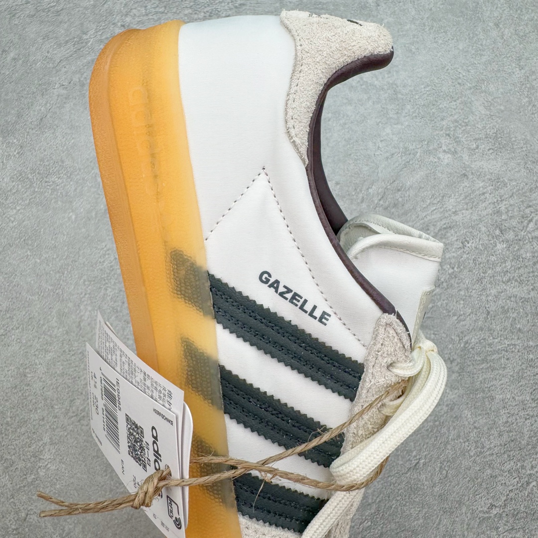 图片[6]-＃MF AD Original Gazelle Indoor Trainers 瞪羚室内鞋系列低帮复古百搭休闲运动德训风板鞋 联名白黑 IH9985 高端零售特供批次 原厂定制长毛翻毛皮组合环保纤维革鞋面材质 内置环保海玻璃鞋垫 外置RB橡胶大底 产品品控稳定性领先行业 原厂全套原楦原纸板冲刀磨具开发 原厂皮料加持 原厂港宝加持定型后跟R度完美 将复古进行到底 简约流畅 三十年不变经典 这款Gazelle运动鞋 无论面料、配色、质感或设计 都只在重现其1991年原款的经典 皮革鞋面 撞色三条纹和鞋跟标的设计 力求呈现90年代的经典复古风潮 Samba火热的同时 也带动了其它的复古鞋型 Gazelle便是其中一只 Gazelle Indoor拥有包边更宽的T字型鞋头 更好的保护运动员的前掌 浓浓的复古氛围感 非常适合现在流行的Cleanfit风格 尺码：35.5 36 36⅔ 37⅓ 38 38⅔ 39⅓ 40 40⅔ 41⅓ 42 42⅔ 43⅓ 44 44⅔ 45-选品中心