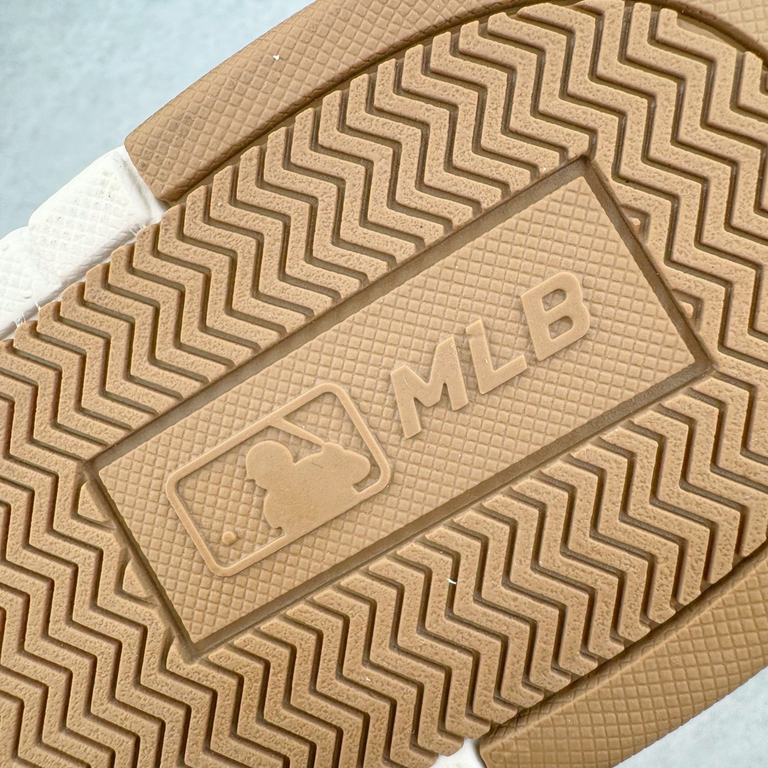 图片[17]-＃PB过验版 MLB Chunky Liner Basic 复古印花学长鞋系列低帮轻量增高厚底百搭休闲运动慢跑鞋板鞋 Korea韩国联名NY美国榄球纽约洋基队限定 目前可过轻松秒过各类鉴定 能操作的私聊 韩国代购专供 左脚内置NFC感应 区别市面贴纸假芯片 MLB专用菱形双针中底布 重点细节中底布带注胶孔 原厂NFC感应吊牌 支持鉴定 一个两位数 原盒原标 全套原楦原纸板原厂数据开发 中韩文保养标贴 绿色防霉片 平台代购专供 独家一比一RB+MD组合大底 高频后跟小人Logo精准对位立体饱满 正确网布加超迁鞋面 转印中底走线紧密 转印Logo工艺表层防刮不掉色 尺码：35 36 36.5 37.5 38 38.5 39 40 40.5 41 42 42.5 43 44 44.5 45-选品中心