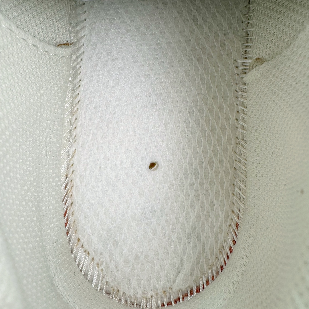 图片[10]-＃PB过验版 MLB Chunky Liner Basic 复古印花学长鞋系列低帮轻量增高厚底百搭休闲运动慢跑鞋板鞋 Korea韩国联名NY美国榄球纽约洋基队限定 目前可过轻松秒过各类鉴定 能操作的私聊 韩国代购专供 左脚内置NFC感应 区别市面贴纸假芯片 MLB专用菱形双针中底布 重点细节中底布带注胶孔 原厂NFC感应吊牌 支持鉴定 一个两位数 原盒原标 全套原楦原纸板原厂数据开发 中韩文保养标贴 绿色防霉片 平台代购专供 独家一比一RB+MD组合大底 高频后跟小人Logo精准对位立体饱满 正确网布加超迁鞋面 转印中底走线紧密 转印Logo工艺表层防刮不掉色 尺码：35 36 36.5 37.5 38 38.5 39 40 40.5 41 42 42.5 43 44 44.5 45-选品中心