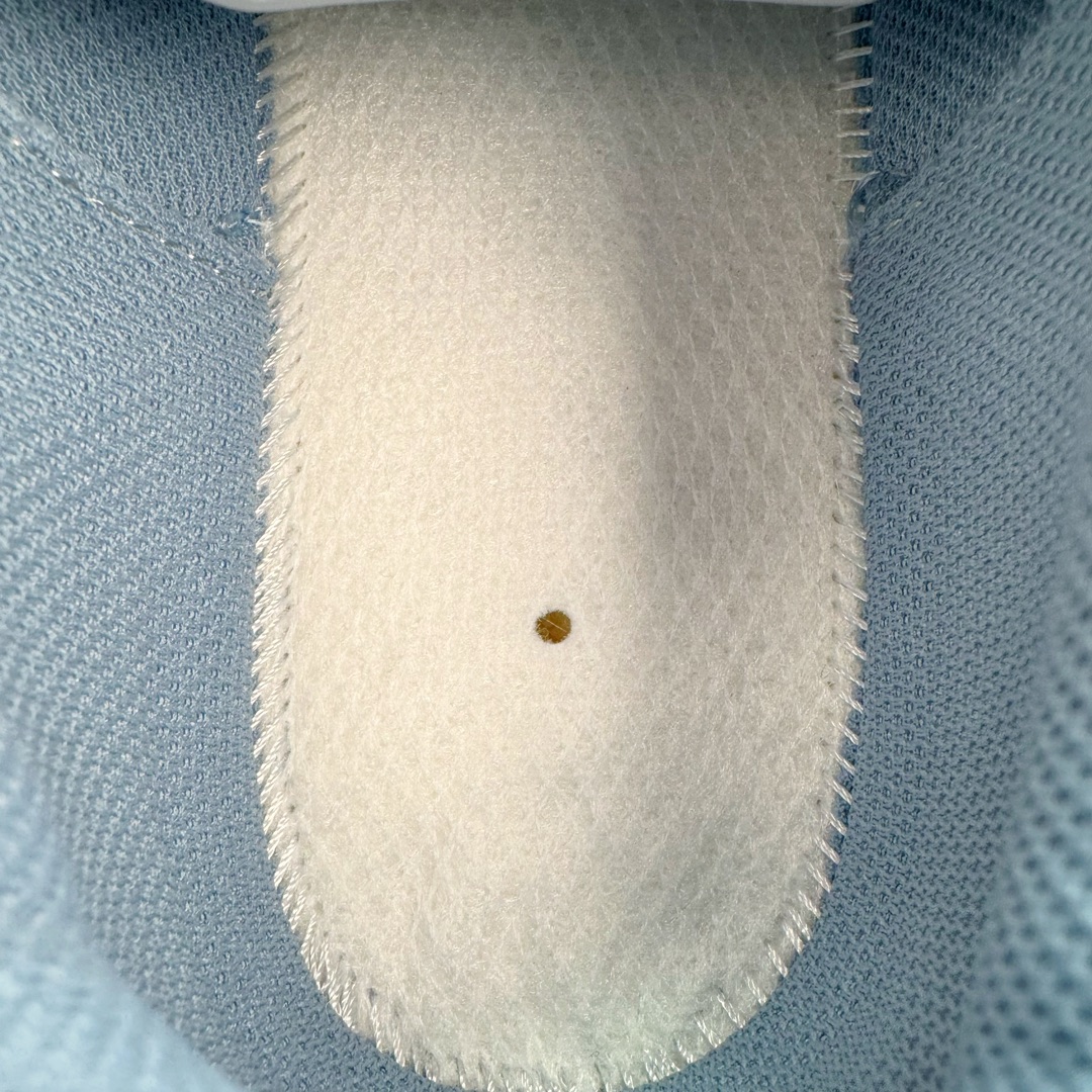 图片[17]-＃PB过验版 MLB Chunky Liner Basic 复古印花学长鞋系列低帮轻量增高厚底百搭休闲运动慢跑鞋板鞋 Korea韩国联名NY美国榄球纽约洋基队限定 目前可过轻松秒过各类鉴定 能操作的私聊 韩国代购专供 左脚内置NFC感应 区别市面贴纸假芯片 MLB专用菱形双针中底布 重点细节中底布带注胶孔 原厂NFC感应吊牌 支持鉴定 一个两位数 原盒原标 全套原楦原纸板原厂数据开发 中韩文保养标贴 绿色防霉片 平台代购专供 独家一比一RB+MD组合大底 高频后跟小人Logo精准对位立体饱满 正确网布加超迁鞋面 转印中底走线紧密 转印Logo工艺表层防刮不掉色 尺码：35 36 36.5 37.5 38 38.5 39 40 40.5 41 42 42.5 43 44 44.5 45-选品中心