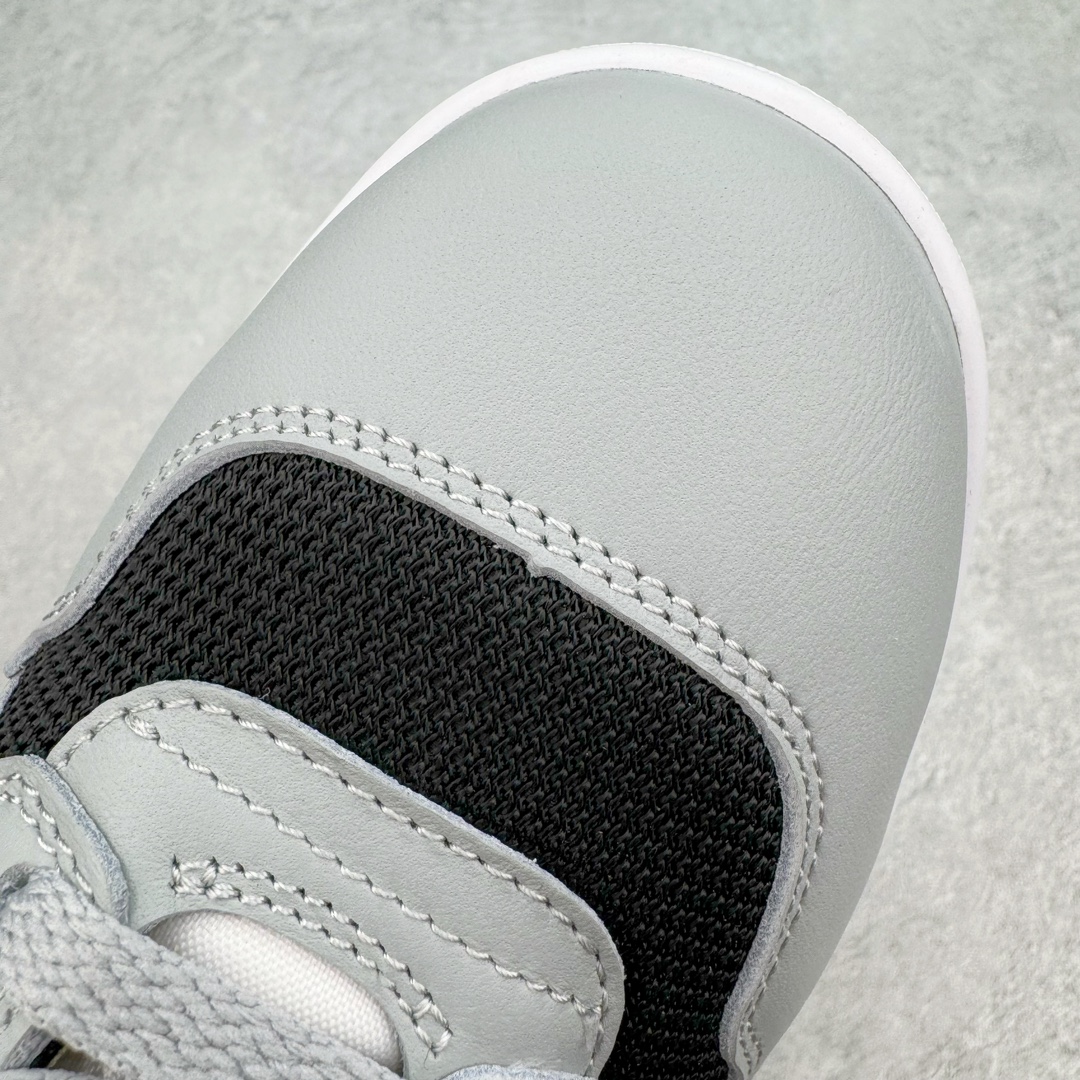 图片[13]-＃AY纯原 Travis Scott x NK Mac Attack 复古时尚滑板鞋 联名灰黑 货号：HF4198-001 该鞋款最初于1984年为网球运动员约翰-麦肯罗打造 其复古的颜值也受到众多大佬的喜爱 此前Travis Scott就曾多次在社交场合上脚 全新的\\\”Red Crush\\\”鞋身同样以网眼和皮革材质拼接打造 整体以纯色为主色调 搭配Swoosh等细节点缀 颜值十分简约 此外鞋舌标签也同样以特殊的格纹样式设计 营造出复古的氛围 后跟鞋帮部分的Nike字样以白色呈现 内衬上还带有特殊的货号以及尺码字样 尺码：39 40 40.5 41 42 42.5 43 44 44.5 45 46-选品中心