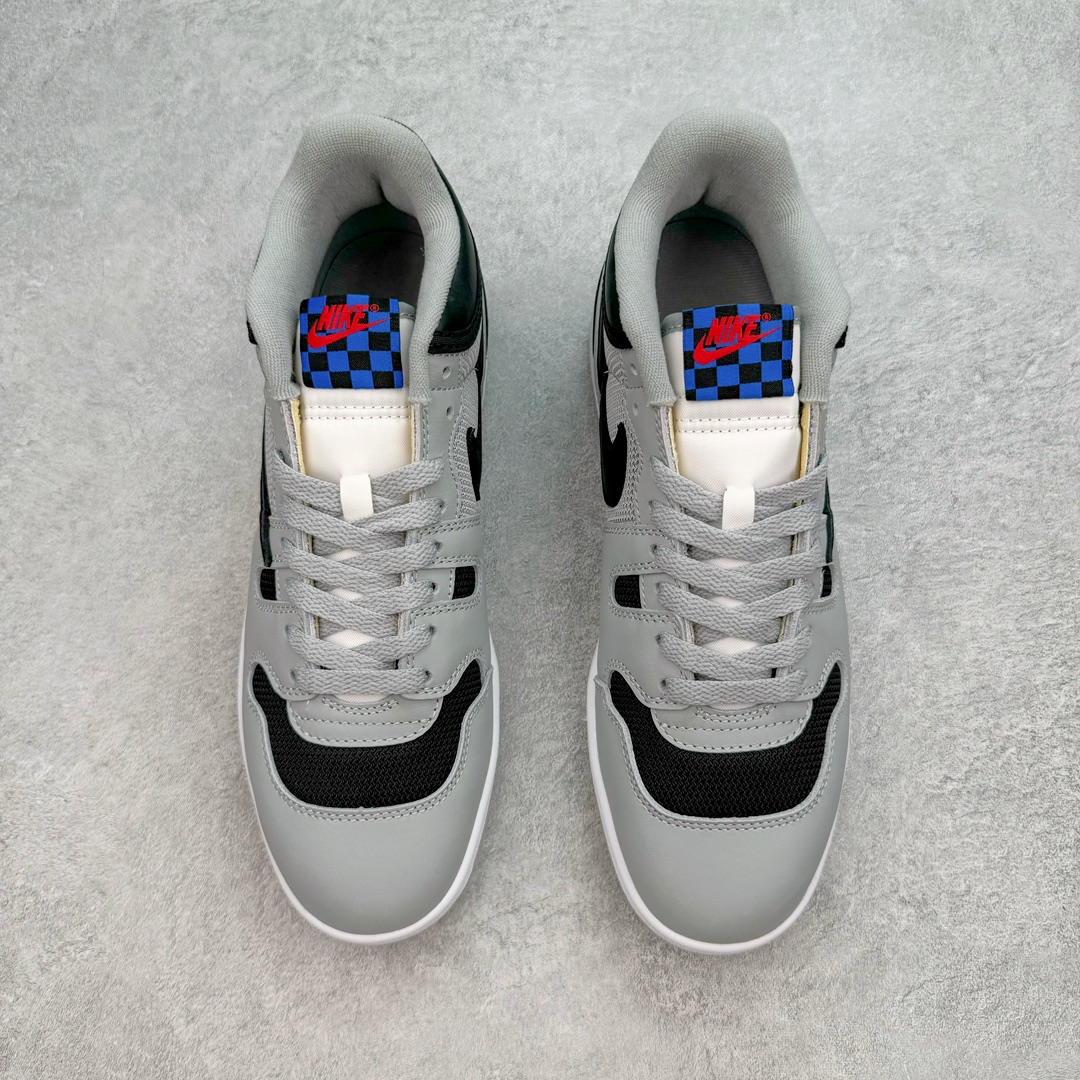 图片[2]-＃AY纯原 Travis Scott x NK Mac Attack 复古时尚滑板鞋 联名灰黑 货号：HF4198-001 该鞋款最初于1984年为网球运动员约翰-麦肯罗打造 其复古的颜值也受到众多大佬的喜爱 此前Travis Scott就曾多次在社交场合上脚 全新的\\\”Red Crush\\\”鞋身同样以网眼和皮革材质拼接打造 整体以纯色为主色调 搭配Swoosh等细节点缀 颜值十分简约 此外鞋舌标签也同样以特殊的格纹样式设计 营造出复古的氛围 后跟鞋帮部分的Nike字样以白色呈现 内衬上还带有特殊的货号以及尺码字样 尺码：39 40 40.5 41 42 42.5 43 44 44.5 45 46-选品中心