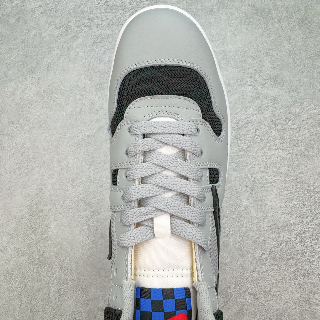 图片[4]-＃AY纯原 Travis Scott x NK Mac Attack 复古时尚滑板鞋 联名灰黑 货号：HF4198-001 该鞋款最初于1984年为网球运动员约翰-麦肯罗打造 其复古的颜值也受到众多大佬的喜爱 此前Travis Scott就曾多次在社交场合上脚 全新的\\\”Red Crush\\\”鞋身同样以网眼和皮革材质拼接打造 整体以纯色为主色调 搭配Swoosh等细节点缀 颜值十分简约 此外鞋舌标签也同样以特殊的格纹样式设计 营造出复古的氛围 后跟鞋帮部分的Nike字样以白色呈现 内衬上还带有特殊的货号以及尺码字样 尺码：39 40 40.5 41 42 42.5 43 44 44.5 45 46-选品中心