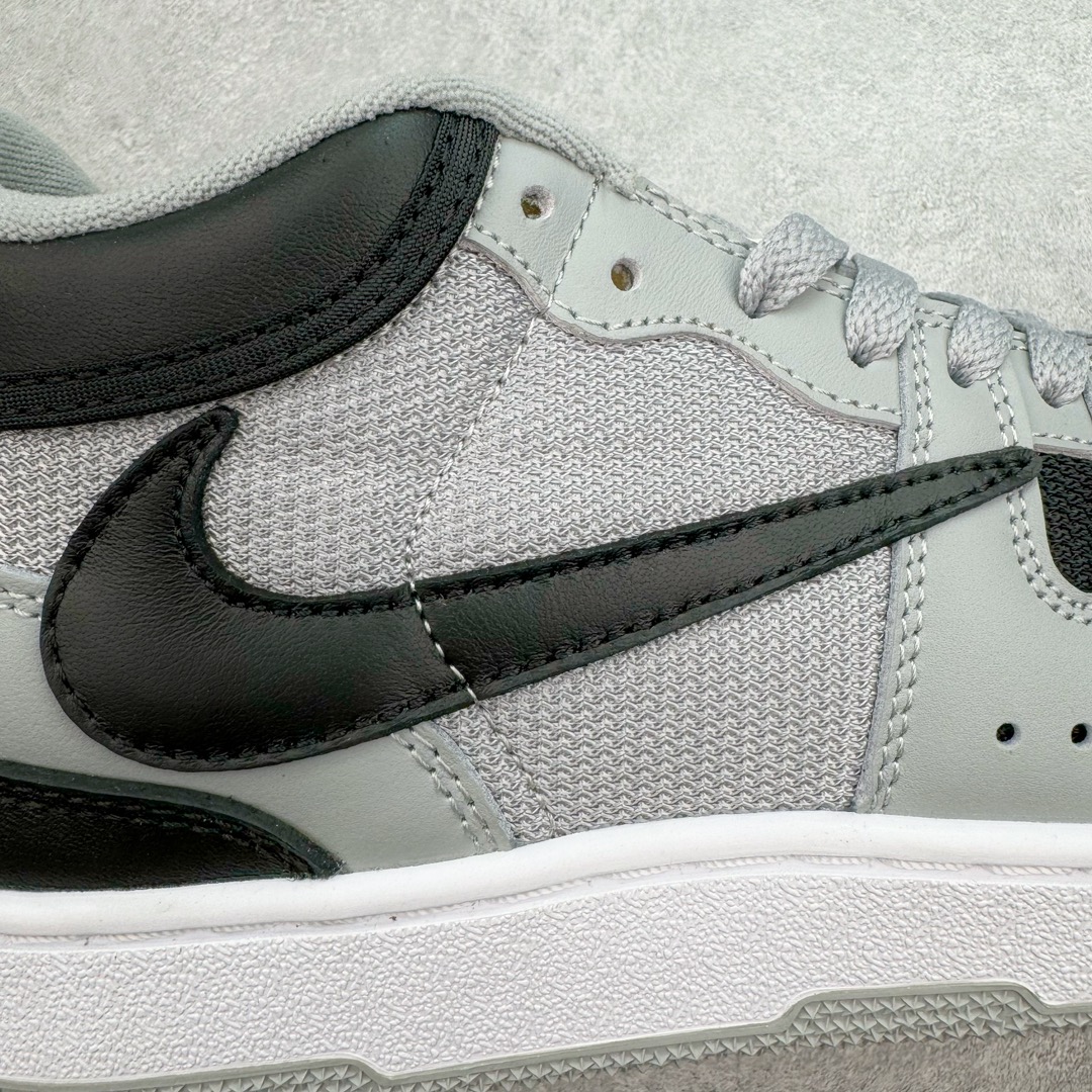 图片[12]-＃AY纯原 Travis Scott x NK Mac Attack 复古时尚滑板鞋 联名灰黑 货号：HF4198-001 该鞋款最初于1984年为网球运动员约翰-麦肯罗打造 其复古的颜值也受到众多大佬的喜爱 此前Travis Scott就曾多次在社交场合上脚 全新的\\\”Red Crush\\\”鞋身同样以网眼和皮革材质拼接打造 整体以纯色为主色调 搭配Swoosh等细节点缀 颜值十分简约 此外鞋舌标签也同样以特殊的格纹样式设计 营造出复古的氛围 后跟鞋帮部分的Nike字样以白色呈现 内衬上还带有特殊的货号以及尺码字样 尺码：39 40 40.5 41 42 42.5 43 44 44.5 45 46-选品中心