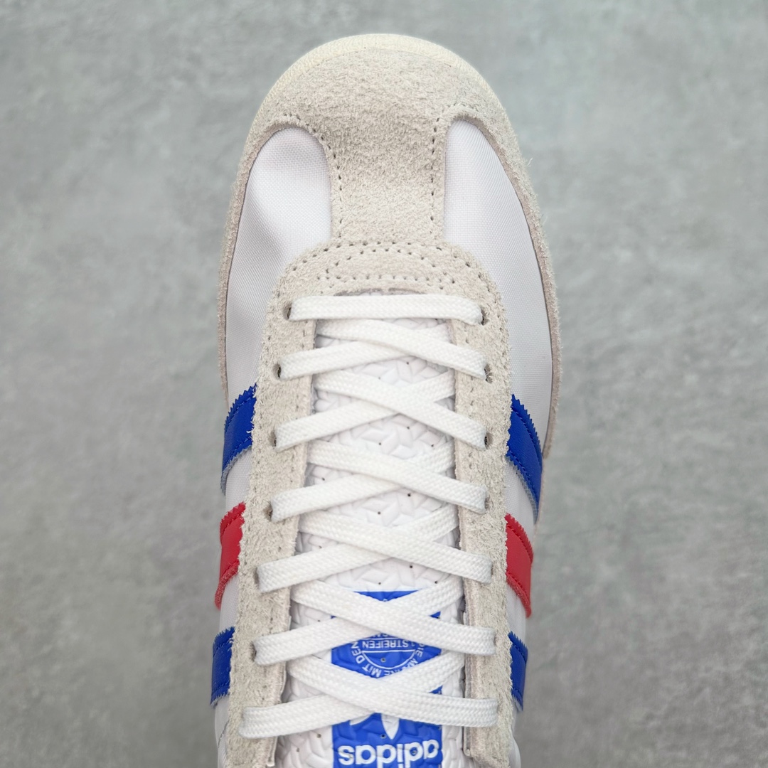 图片[4]-AD SL72 RS系列德训足球风百搭低帮休闲运动板鞋 FV4430 阿迪达斯Originals推出复古「T头鞋」造型的SL72鞋款复刻，有男女两款可选。男生款为SL72RS，鞋型挺立饱满，鞋底增加高度，采用麂皮与布面制作，符合复古氛围；女生款为SL72OGW，致敬经典款式，鞋身纤细，还原70年代设计，以绿色呈现，点缀金色细节。多款配色可选。「T 头鞋」这两年有多火大家见到了吧？明星、穿搭博主几乎人手一双，凭借复古味的外观，以及亲民的价格，同样成为了不少球鞋玩家日常上脚首选。近日 adidas Originals 将有「T 头鞋」造型的诞生于 1972 年的 SL72 鞋款复刻带回，各位买鞋又有新选择了。1972 年 SL72 问世后，引领了后来阿迪达斯的跑鞋发展方向，其中「SL」代表了 Super Light，彰显了产品轻便的特性。1972 年 SL72 问世后，引领了后来阿迪达斯的跑鞋发展方向，其中「SL」代表了 Super Light，彰显了产品轻便的特性。这次 adidas Originals 延续其轻质经典的基因，带来男女两款 SL72。男生款带来 SL72 RS 鞋型，RS 意为 Reshaped（重塑），鞋款在保留了经典的外观基础上，在尼龙材质里增加了填充物，使鞋型更加挺立和饱满，鞋头则更加圆润，鞋底的 EVA 材质则增加了鞋款的高度。女生款则带来 SL72 OG W 鞋型，OG 顾名思义则是致敬经典款式，相较于 RS（Reshaped）鞋款，鞋身更加纤细，其整体鞋身轮廓、线条、细节、材质上尊崇 70 年代 SL72 的设计，还原经典味道。尺码：36 36⅔ 37⅓ 38 38⅔ 39⅓ 40 40⅔ 41⅓ 42 42⅔ 43⅓ 44 44⅔ 45-选品中心