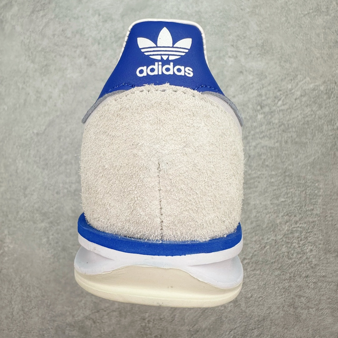 图片[8]-AD SL72 RS系列德训足球风百搭低帮休闲运动板鞋 FV4430 阿迪达斯Originals推出复古「T头鞋」造型的SL72鞋款复刻，有男女两款可选。男生款为SL72RS，鞋型挺立饱满，鞋底增加高度，采用麂皮与布面制作，符合复古氛围；女生款为SL72OGW，致敬经典款式，鞋身纤细，还原70年代设计，以绿色呈现，点缀金色细节。多款配色可选。「T 头鞋」这两年有多火大家见到了吧？明星、穿搭博主几乎人手一双，凭借复古味的外观，以及亲民的价格，同样成为了不少球鞋玩家日常上脚首选。近日 adidas Originals 将有「T 头鞋」造型的诞生于 1972 年的 SL72 鞋款复刻带回，各位买鞋又有新选择了。1972 年 SL72 问世后，引领了后来阿迪达斯的跑鞋发展方向，其中「SL」代表了 Super Light，彰显了产品轻便的特性。1972 年 SL72 问世后，引领了后来阿迪达斯的跑鞋发展方向，其中「SL」代表了 Super Light，彰显了产品轻便的特性。这次 adidas Originals 延续其轻质经典的基因，带来男女两款 SL72。男生款带来 SL72 RS 鞋型，RS 意为 Reshaped（重塑），鞋款在保留了经典的外观基础上，在尼龙材质里增加了填充物，使鞋型更加挺立和饱满，鞋头则更加圆润，鞋底的 EVA 材质则增加了鞋款的高度。女生款则带来 SL72 OG W 鞋型，OG 顾名思义则是致敬经典款式，相较于 RS（Reshaped）鞋款，鞋身更加纤细，其整体鞋身轮廓、线条、细节、材质上尊崇 70 年代 SL72 的设计，还原经典味道。尺码：36 36⅔ 37⅓ 38 38⅔ 39⅓ 40 40⅔ 41⅓ 42 42⅔ 43⅓ 44 44⅔ 45-选品中心