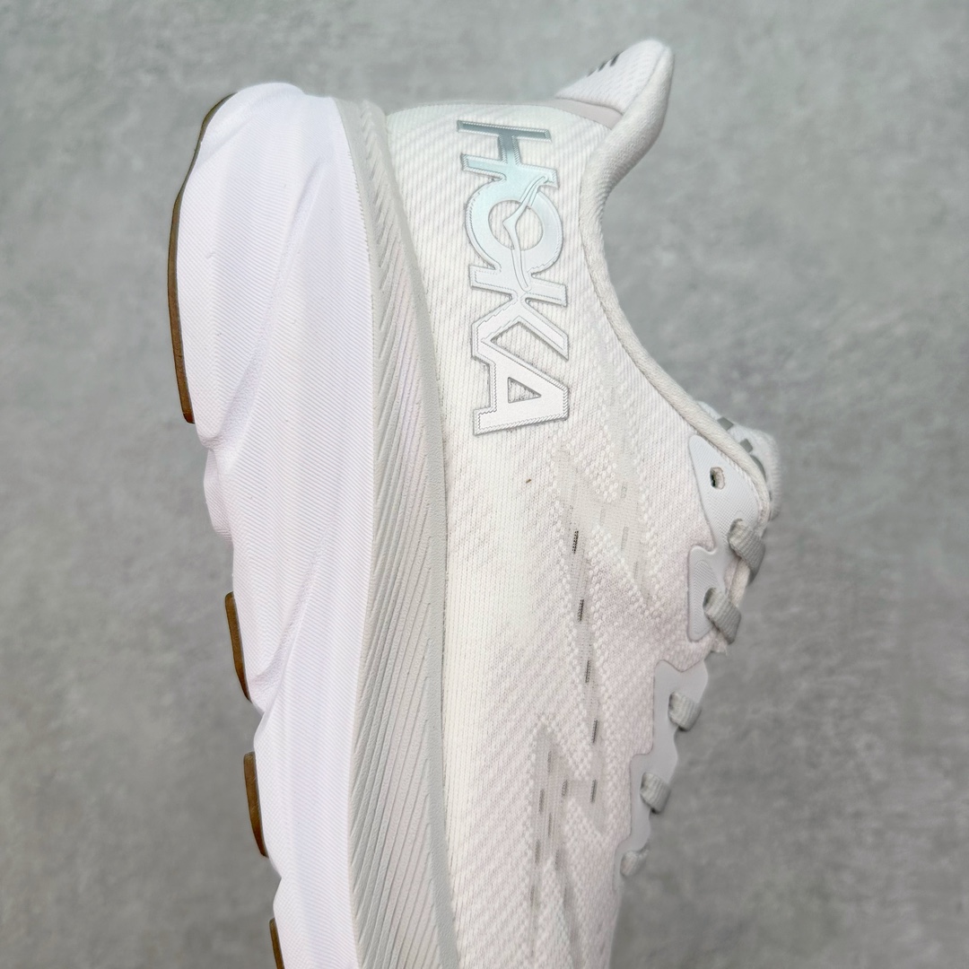 图片[6]-HOKA ONE ONE Clifton 克里夫顿9代专业性能减震公路跑步鞋 轻盈透气的针织网面和纱线的使用让鞋面更挺拔 增强鞋面的强度和支撑性能 搭配柔软的鞋舌 让双脚在舒适包裹中跑的更加畅快 全新泡棉中底 柔软的同时增强回弹性能 为不同跑者提供更平稳流畅的脚感 带来全面的缓冲保护 根据人体工程学设计的延长拉襟 后跟处弹软的海绵填充舒适固定 避免掉跟和摩擦 相比上一代光滑的内衬 Clifton 9的内衬增强了摩擦力 避免双脚在鞋内滑动 尺码：36 36.5 37.5 38 38.5 39 40 40.5 41 42 42.5 43 44 44.5 45-选品中心