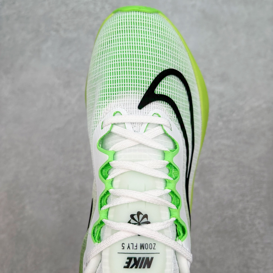 图片[4]-NK Zoom Fly 5 飞行5代马拉松系列低帮透气休闲运动慢跑鞋 DM8968-101 NK旗下跑鞋阵容持续迎来新成员 今回正式登场的鞋型为 Zoom Fly 5 全鞋大量采用回收材料制成 鞋面搭载创新 Flyknit 技术打造的编织网眼 同时考量了舒适、性能与可持续性 采用大型 ZoomX 中底与 Swoosh 徽标注入等变化 鞋侧还有「Push Limits + Break Barriers」字样叙述 尺码：36 36.5 37.5 38 38.5 39 40 40.5 41 42 42.5 43 44 44.5 45-选品中心