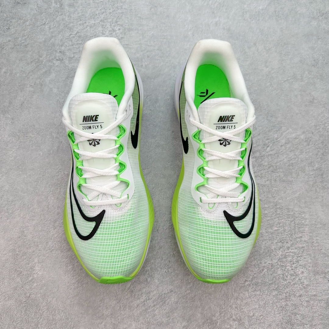 图片[2]-NK Zoom Fly 5 飞行5代马拉松系列低帮透气休闲运动慢跑鞋 DM8968-101 NK旗下跑鞋阵容持续迎来新成员 今回正式登场的鞋型为 Zoom Fly 5 全鞋大量采用回收材料制成 鞋面搭载创新 Flyknit 技术打造的编织网眼 同时考量了舒适、性能与可持续性 采用大型 ZoomX 中底与 Swoosh 徽标注入等变化 鞋侧还有「Push Limits + Break Barriers」字样叙述 尺码：36 36.5 37.5 38 38.5 39 40 40.5 41 42 42.5 43 44 44.5 45-选品中心