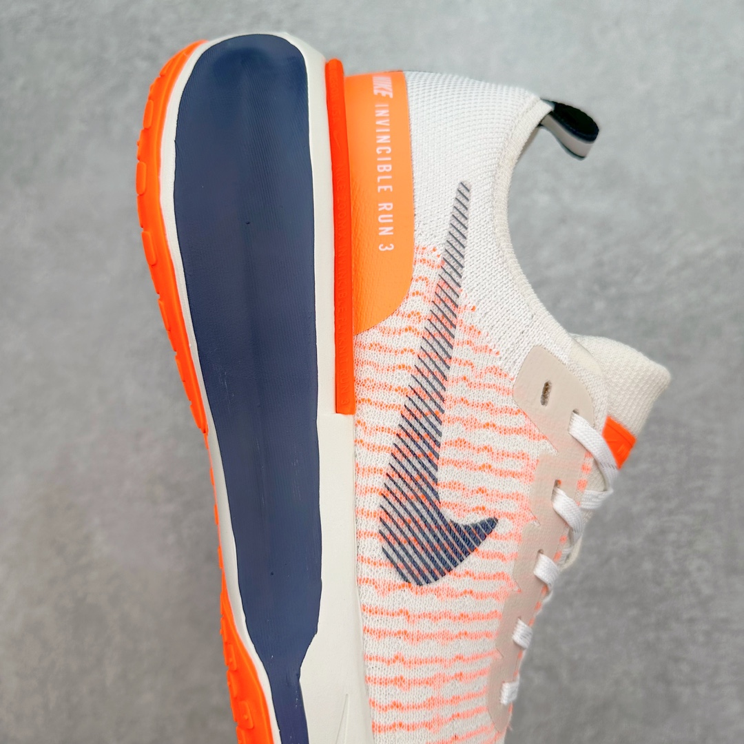 图片[6]-＃福利特价 NK ZoomX Invincible Run Flyknit FK3 不可战胜3代系列轻量飞织低帮休闲运动慢跑鞋 此鞋专为短跑运动员而生 是为 5 至 10 公里距离的赛事和训练打造 整体设计采用流线型的轻质工程网眼材质构成鞋面 并与其他 Running 旗舰鞋款同样搭载全脚掌 ZoomX 缓冲中底 搭配 Pebax 物料与橡胶外底 ZoomX StreakFly 首发配色以Prototype呈现 其灵感是来自开发期间的磨损测试 透过编号的标记与内侧的预期跑步距离突出研发过程 尺码：36 36.5 37.5 38 38.5 39 40 40.5 41 42 42.5 43 44 44.5 45-选品中心