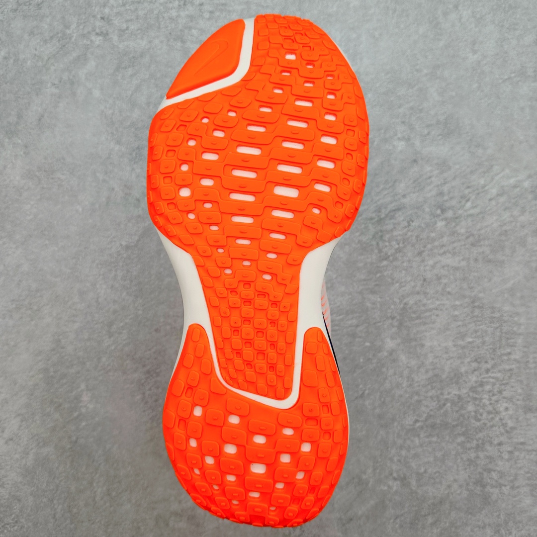 图片[9]-＃福利特价 NK ZoomX Invincible Run Flyknit FK3 不可战胜3代系列轻量飞织低帮休闲运动慢跑鞋 此鞋专为短跑运动员而生 是为 5 至 10 公里距离的赛事和训练打造 整体设计采用流线型的轻质工程网眼材质构成鞋面 并与其他 Running 旗舰鞋款同样搭载全脚掌 ZoomX 缓冲中底 搭配 Pebax 物料与橡胶外底 ZoomX StreakFly 首发配色以Prototype呈现 其灵感是来自开发期间的磨损测试 透过编号的标记与内侧的预期跑步距离突出研发过程 尺码：36 36.5 37.5 38 38.5 39 40 40.5 41 42 42.5 43 44 44.5 45-选品中心