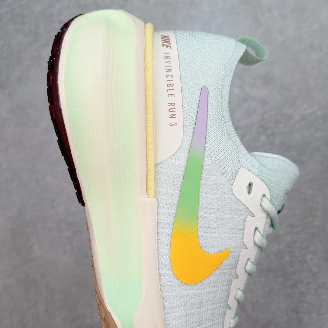 图片[6]-＃福利特价 NK ZoomX Invincible Run Flyknit FK3 不可战胜3代系列轻量飞织低帮休闲运动慢跑鞋 此鞋专为短跑运动员而生 是为 5 至 10 公里距离的赛事和训练打造 整体设计采用流线型的轻质工程网眼材质构成鞋面 并与其他 Running 旗舰鞋款同样搭载全脚掌 ZoomX 缓冲中底 搭配 Pebax 物料与橡胶外底 ZoomX StreakFly 首发配色以Prototype呈现 其灵感是来自开发期间的磨损测试 透过编号的标记与内侧的预期跑步距离突出研发过程 尺码：36 36.5 37.5 38 38.5 39 40 40.5 41 42 42.5 43 44 44.5 45-选品中心