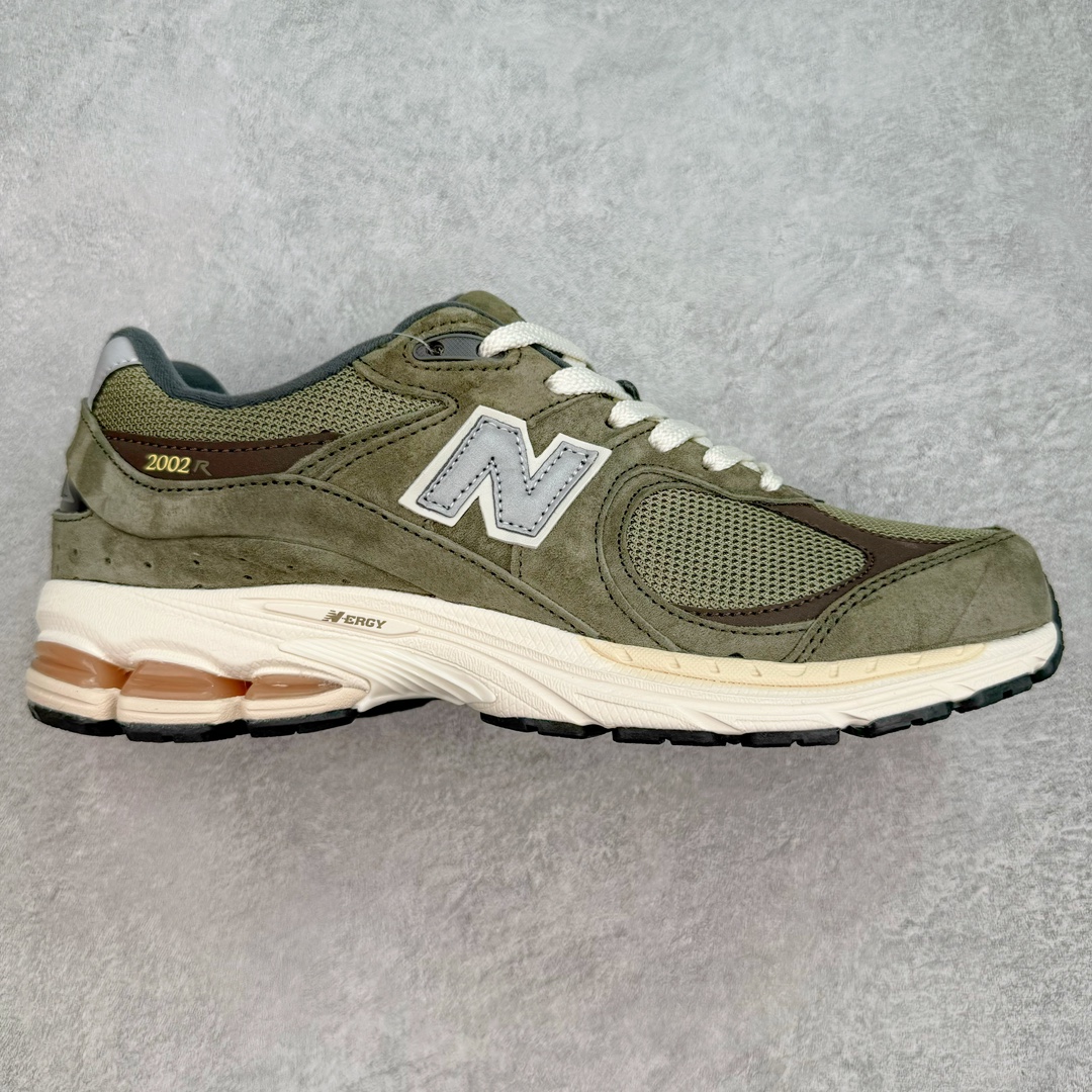 New Balance 2002R NB2002 男女休闲慢跑鞋 必备的时髦单品之一 最新出的2002R系列 这款延续了经典科技 升级版N-ERGY缓震物料机能与材质上脚太舒适了 鞋面的柔软麂皮搭配尼龙网布 特别透气而且还复古感 不管是搭配牛仔裤还工装裤都是百搭！小红书众多博主上脚推荐！尺码：36 36.5 37.5 38 38.5 39.5 40 40.5 41 42 42.5 43 44 45-选品中心