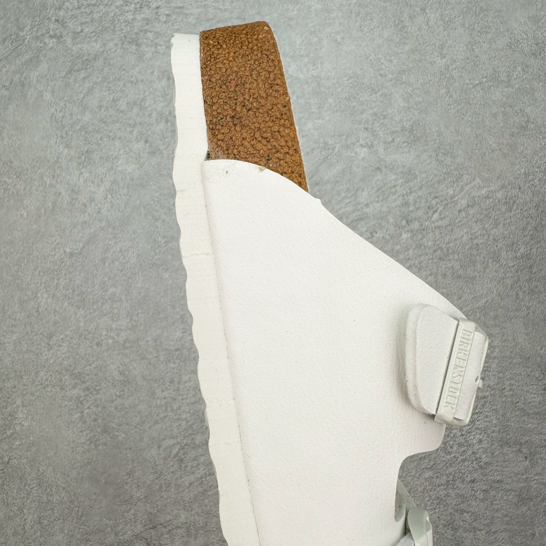 图片[6]-＃福利特价 Birkenstock Arizona 系列勃肯皮革绒面双扣时尚凉拖鞋 牛皮绒面革质地柔软 搭配可调节鞋扣提升穿着舒适度 人体工学设计分散脚部压力 保护脚踝 软木乳胶鞋床具有一定的收缩性 长时间穿着后能贴合脚型 EVA鞋底回弹性和抗张性力高 具有良好的防震、缓冲性 四季皆宜 柔软的鞋床采用额外的泡沫缓冲层 提供额外的舒适感和全天支撑 尺码：35-44-选品中心