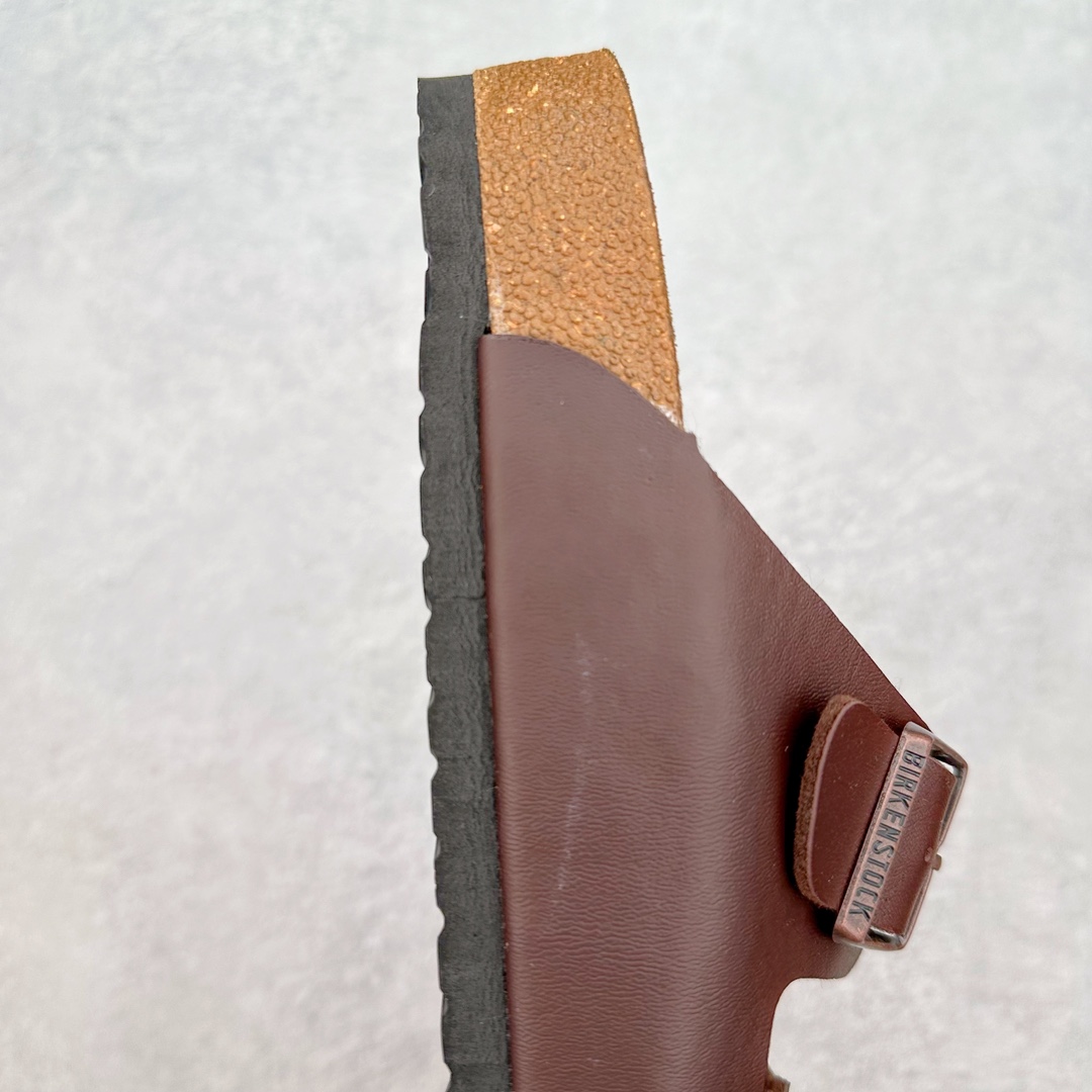 图片[6]-＃福利特价 Birkenstock Arizona 系列勃肯皮革绒面双扣时尚凉拖鞋 牛皮绒面革质地柔软 搭配可调节鞋扣提升穿着舒适度 人体工学设计分散脚部压力 保护脚踝 软木乳胶鞋床具有一定的收缩性 长时间穿着后能贴合脚型 EVA鞋底回弹性和抗张性力高 具有良好的防震、缓冲性 四季皆宜 柔软的鞋床采用额外的泡沫缓冲层 提供额外的舒适感和全天支撑 尺码：35-44-选品中心