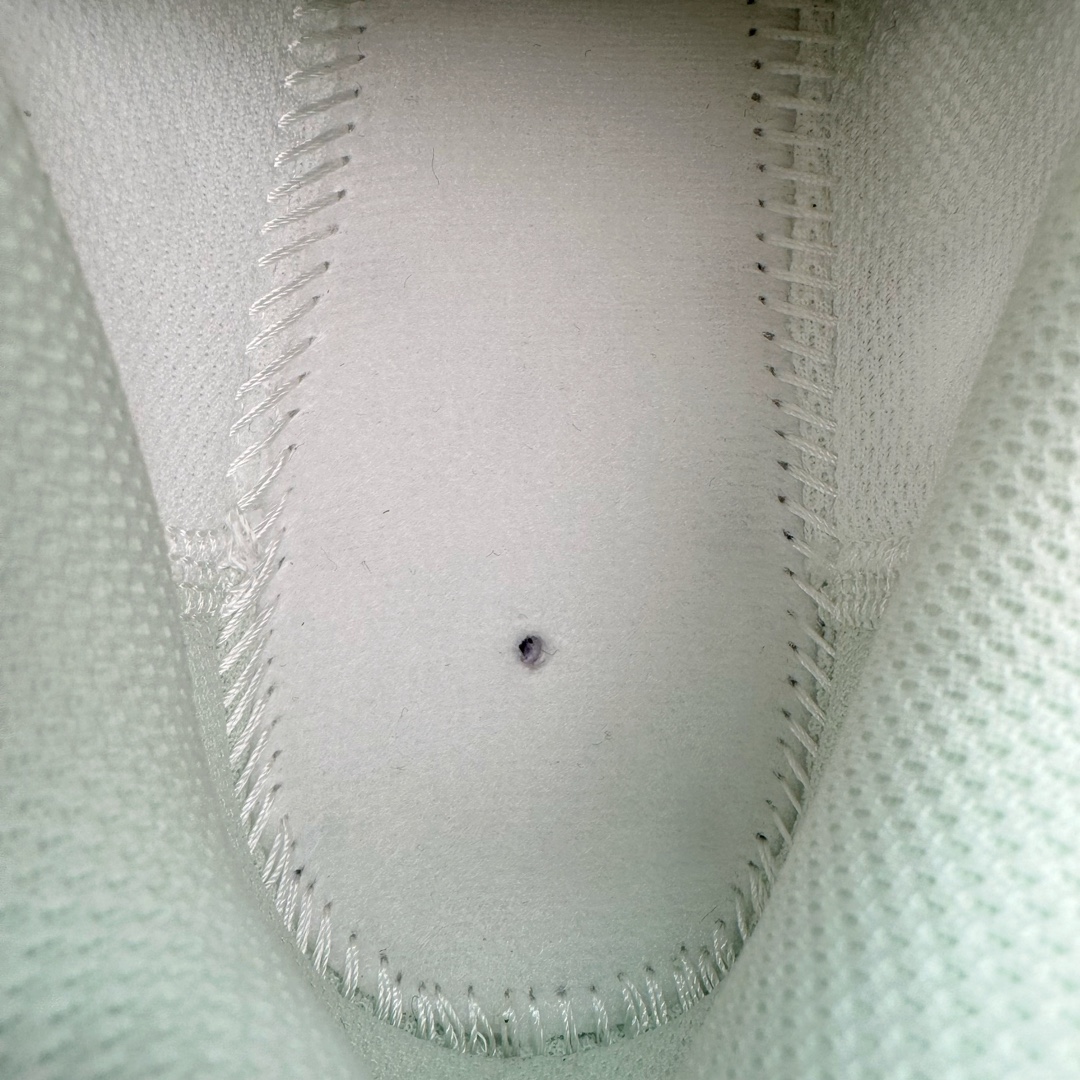 图片[16]-＃纯原 NK RUN SWIfT 3 极致3代网面透气休闲跑步鞋 简约高科技设计采用多层材料 为双足带来凉爽感受和稳固体验时尚鞋面搭配中足包覆设计 提供稳固贴合感 一层网眼布材质 在跑步期间为你带来轻盈透气性能 同时展现利落外观 加高叠层设计 为每一步带来柔软缓震性能 具备出色抓地力与耐穿着性 舒适感出众 货号：HJ3493-131 尺码：39 40 40.5 41 42 42.5 43 44 44.5 45-选品中心