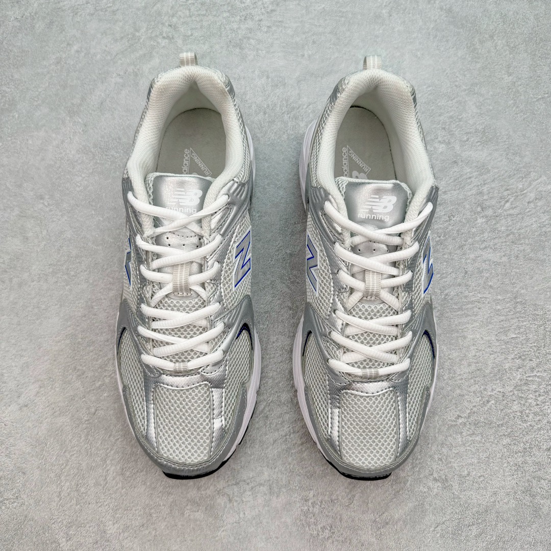 图片[2]-＃MF New Balance MR530 NB新百伦复古透气跑步鞋 抛弃过往以皮革为主的人气轮廓 以极具复古风范的跑鞋外观呈现 设计上全鞋以简约清爽的纯白色作基底 鞋身覆盖大面积织物网眼材质 并于鞋头、鞋带孔眼片等细节处点缀对比鲜明的反光银镀层凸显 鞋舌、侧身等位置则辅以一贯的「N」字标志和品牌徽标彰显身份 最后通过搭载的 ABZORB 缓震中底完善整体造型 全套原楦原纸板原厂数据开发 原厂网纱 原装进口皮料正确卡色 正确中底拉帮中底网布细节 冲裁组合 匠心打造 耗时两个月开发完成 工艺极其复杂难度可想而知 新开独立私模大底 全网唯一正确做旧组合大底 高端零售专供产物 尺码：36 37 37.5 38 38.5 39.5 40 40.5 41.5 42 42.5 43 44 44.5 45-选品中心