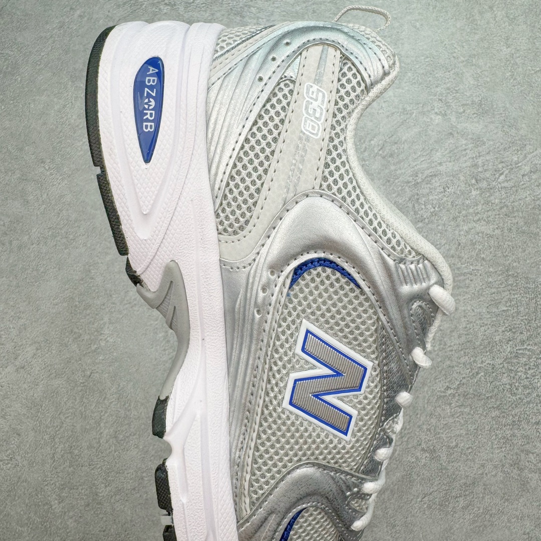 图片[6]-＃MF New Balance MR530 NB新百伦复古透气跑步鞋 抛弃过往以皮革为主的人气轮廓 以极具复古风范的跑鞋外观呈现 设计上全鞋以简约清爽的纯白色作基底 鞋身覆盖大面积织物网眼材质 并于鞋头、鞋带孔眼片等细节处点缀对比鲜明的反光银镀层凸显 鞋舌、侧身等位置则辅以一贯的「N」字标志和品牌徽标彰显身份 最后通过搭载的 ABZORB 缓震中底完善整体造型 全套原楦原纸板原厂数据开发 原厂网纱 原装进口皮料正确卡色 正确中底拉帮中底网布细节 冲裁组合 匠心打造 耗时两个月开发完成 工艺极其复杂难度可想而知 新开独立私模大底 全网唯一正确做旧组合大底 高端零售专供产物 尺码：36 37 37.5 38 38.5 39.5 40 40.5 41.5 42 42.5 43 44 44.5 45-选品中心