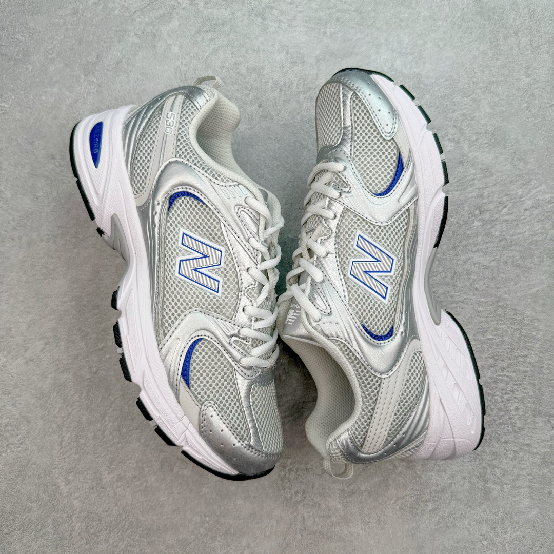 图片[3]-＃MF New Balance MR530 NB新百伦复古透气跑步鞋 抛弃过往以皮革为主的人气轮廓 以极具复古风范的跑鞋外观呈现 设计上全鞋以简约清爽的纯白色作基底 鞋身覆盖大面积织物网眼材质 并于鞋头、鞋带孔眼片等细节处点缀对比鲜明的反光银镀层凸显 鞋舌、侧身等位置则辅以一贯的「N」字标志和品牌徽标彰显身份 最后通过搭载的 ABZORB 缓震中底完善整体造型 全套原楦原纸板原厂数据开发 原厂网纱 原装进口皮料正确卡色 正确中底拉帮中底网布细节 冲裁组合 匠心打造 耗时两个月开发完成 工艺极其复杂难度可想而知 新开独立私模大底 全网唯一正确做旧组合大底 高端零售专供产物 尺码：36 37 37.5 38 38.5 39.5 40 40.5 41.5 42 42.5 43 44 44.5 45-选品中心