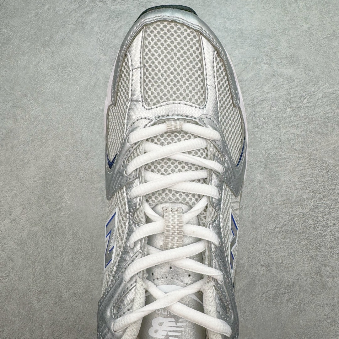 图片[4]-＃MF New Balance MR530 NB新百伦复古透气跑步鞋 抛弃过往以皮革为主的人气轮廓 以极具复古风范的跑鞋外观呈现 设计上全鞋以简约清爽的纯白色作基底 鞋身覆盖大面积织物网眼材质 并于鞋头、鞋带孔眼片等细节处点缀对比鲜明的反光银镀层凸显 鞋舌、侧身等位置则辅以一贯的「N」字标志和品牌徽标彰显身份 最后通过搭载的 ABZORB 缓震中底完善整体造型 全套原楦原纸板原厂数据开发 原厂网纱 原装进口皮料正确卡色 正确中底拉帮中底网布细节 冲裁组合 匠心打造 耗时两个月开发完成 工艺极其复杂难度可想而知 新开独立私模大底 全网唯一正确做旧组合大底 高端零售专供产物 尺码：36 37 37.5 38 38.5 39.5 40 40.5 41.5 42 42.5 43 44 44.5 45-选品中心