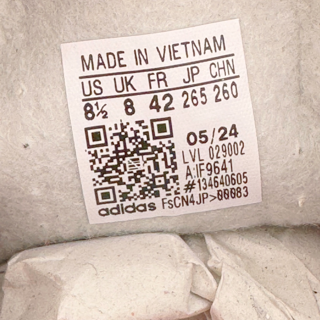 图片[11]-＃MF AD Original Gazelle Indoor Trainers 瞪羚室内鞋系列低帮复古百搭休闲运动德训风板鞋 IF9641 高端零售特供批次 原厂定制长毛翻毛皮组合环保纤维革鞋面材质 内置环保海玻璃鞋垫 外置RB橡胶大底 产品品控稳定性领先行业 原厂全套原楦原纸板冲刀磨具开发 原厂皮料加持 原厂港宝加持定型后跟R度完美 将复古进行到底 简约流畅 三十年不变经典 这款Gazelle运动鞋 无论面料、配色、质感或设计 都只在重现其1991年原款的经典 皮革鞋面 撞色三条纹和鞋跟标的设计 力求呈现90年代的经典复古风潮 Samba火热的同时 也带动了其它的复古鞋型 Gazelle便是其中一只 Gazelle Indoor拥有包边更宽的T字型鞋头 更好的保护运动员的前掌 浓浓的复古氛围感 非常适合现在流行的Cleanfit风格 尺码：35.5 36 36⅔ 37⅓ 38 38⅔ 39⅓ 40 40⅔ 41⅓ 42 42⅔ 43⅓ 44 44⅔ 45-选品中心