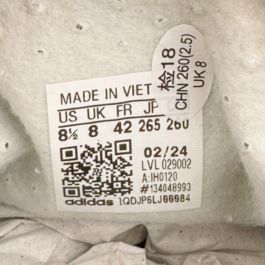 图片[11]-＃CS纯原 Kith x AD Original Gazelle Indoor Trainers 瞪羚室内鞋系列低帮复古百搭休闲运动德训风板鞋 联名灰紫 IH0120 高端零售特供批次 原厂定制长毛翻毛皮组合环保纤维革鞋面材质 内置环保海玻璃鞋垫 外置RB橡胶大底 产品品控稳定性领先行业 原厂全套原楦原纸板冲刀磨具开发 原厂皮料加持 原厂港宝加持定型后跟R度完美 将复古进行到底 简约流畅 三十年不变经典 这款Gazelle运动鞋 无论面料、配色、质感或设计 都只在重现其1991年原款的经典 皮革鞋面 撞色三条纹和鞋跟标的设计 力求呈现90年代的经典复古风潮 Samba火热的同时 也带动了其它的复古鞋型 Gazelle便是其中一只 Gazelle Indoor拥有包边更宽的T字型鞋头 更好的保护运动员的前掌 浓浓的复古氛围感 非常适合现在流行的Cleanfit风格 尺码：35.5 36 36.5 37.5 38 38.5 39 40 40.5 41 42 42.5 43 44 44.5 45 46-选品中心